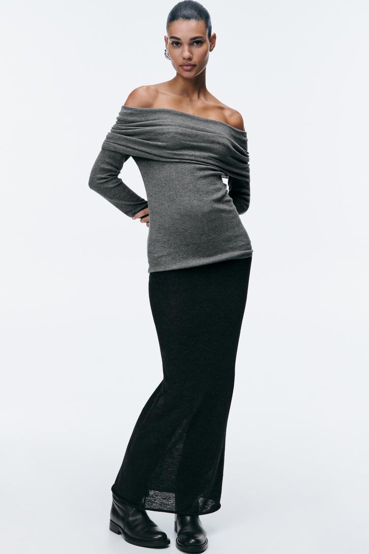 OFF-THE-SHOULDER KNIT TOP