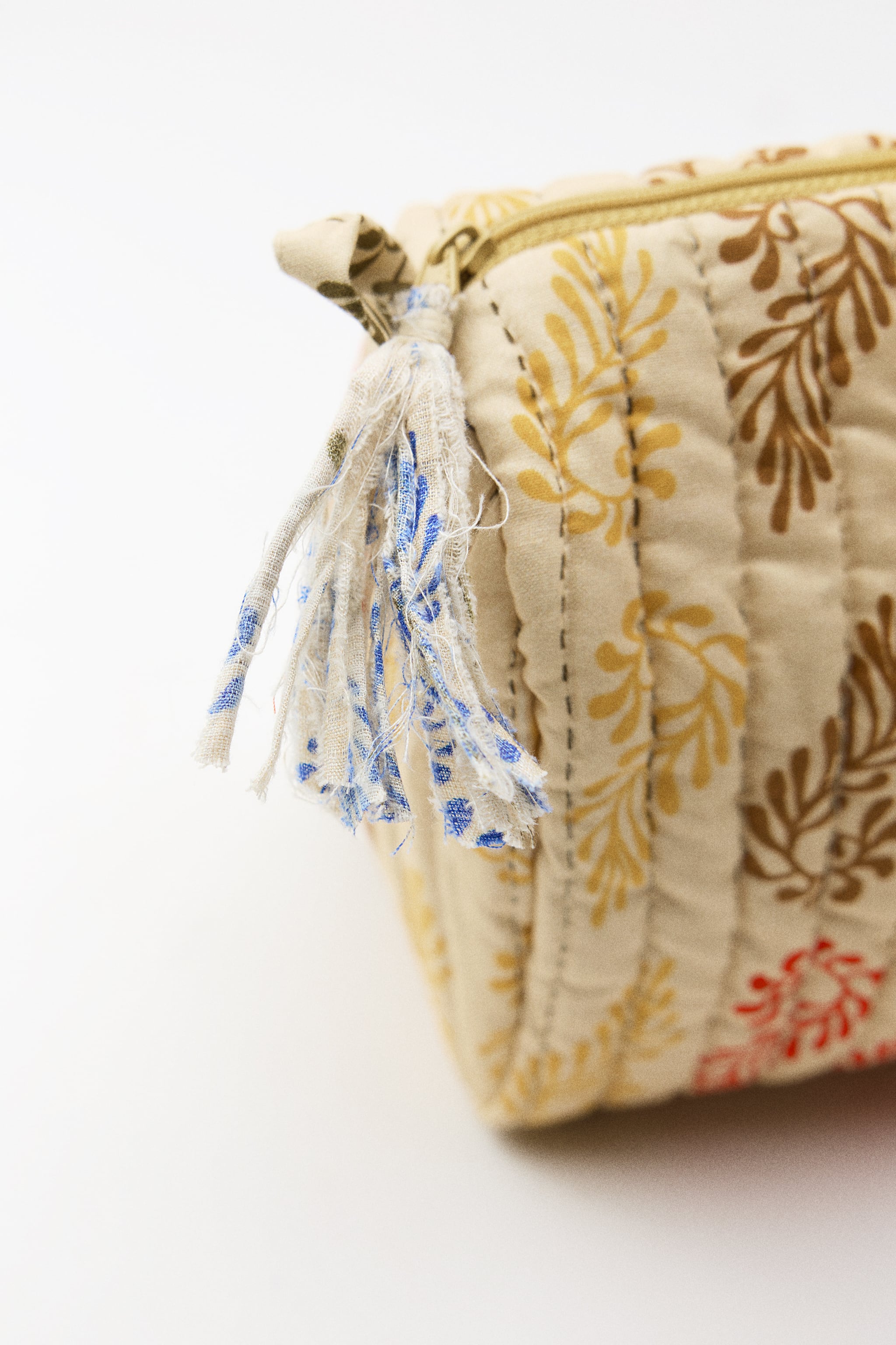 PRINTED QUILTED TOILETRY BAG