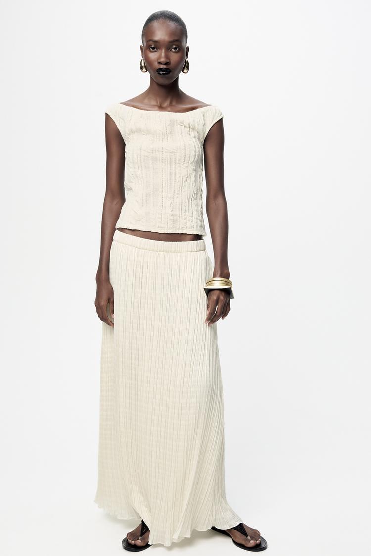 TEXTURED BANDEAU TOP