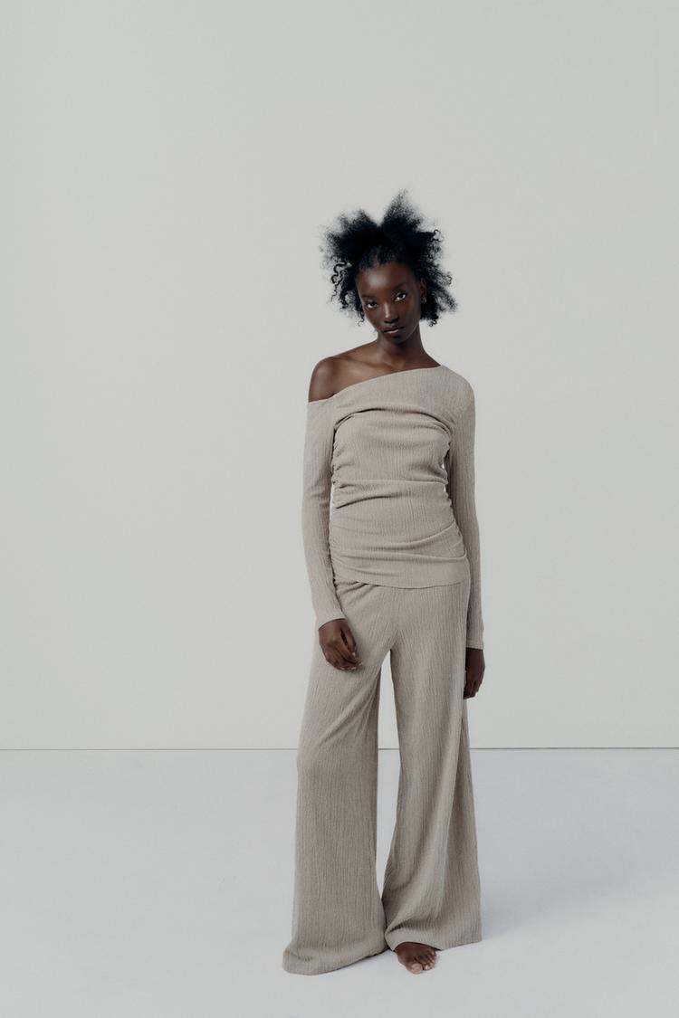 TEXTURED ASYMMETRIC TOP