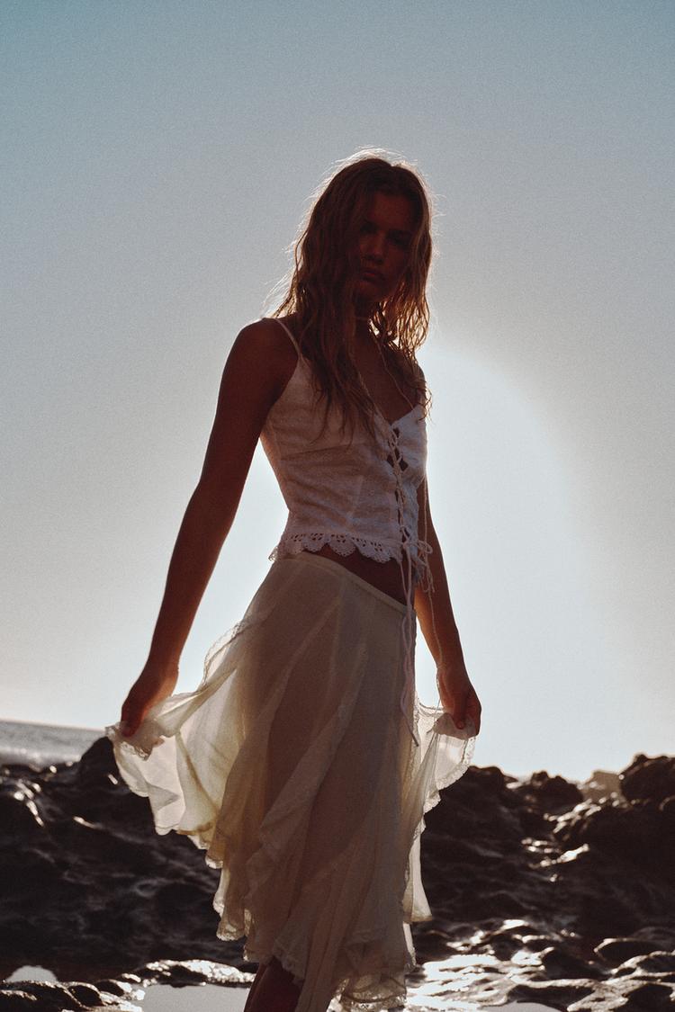 TIED EMBROIDERED TOP