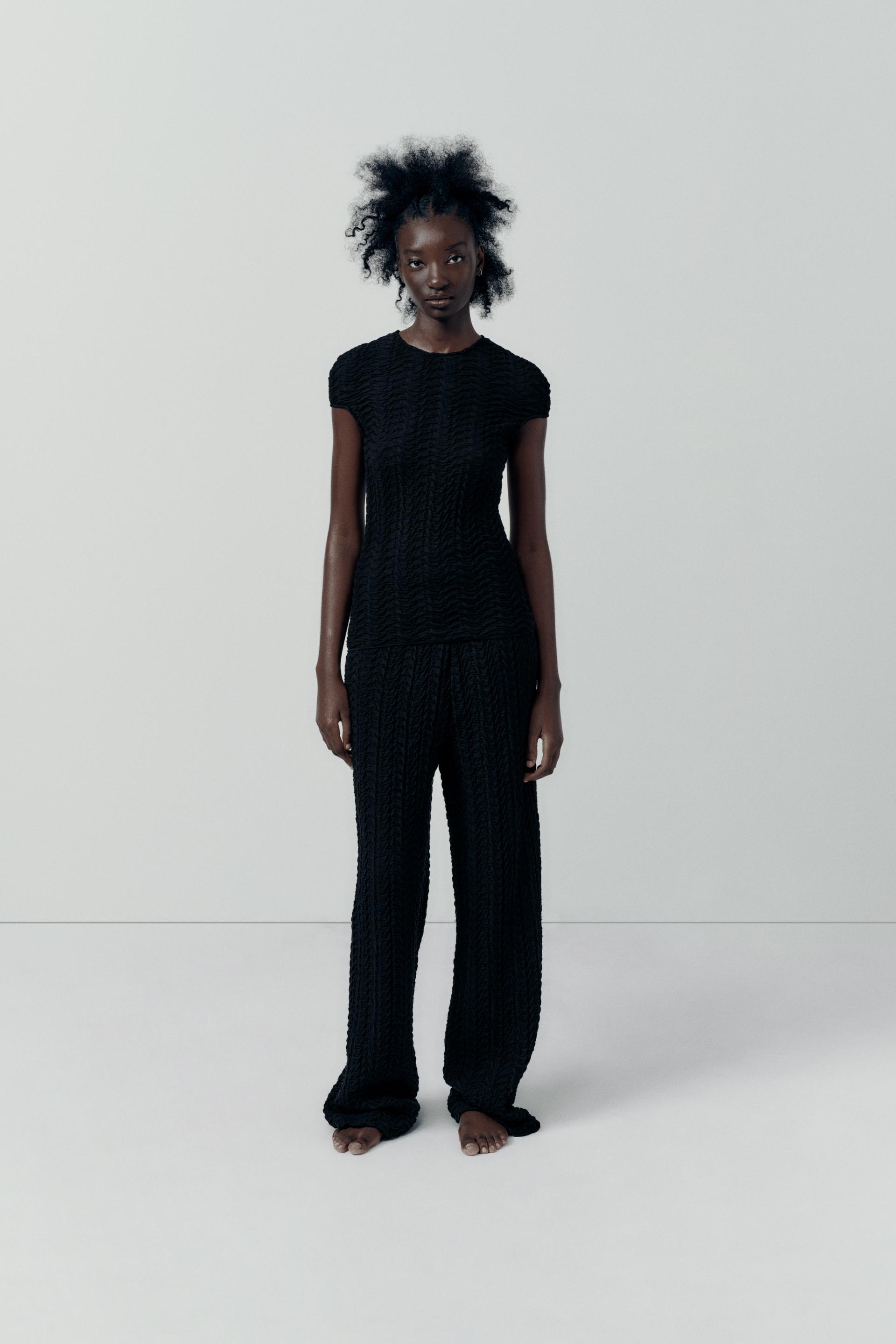 TEXTURED CROPPED T SHIRT Black ZARA Turkey textured-cropped-t-shirt-black-zara-turkey