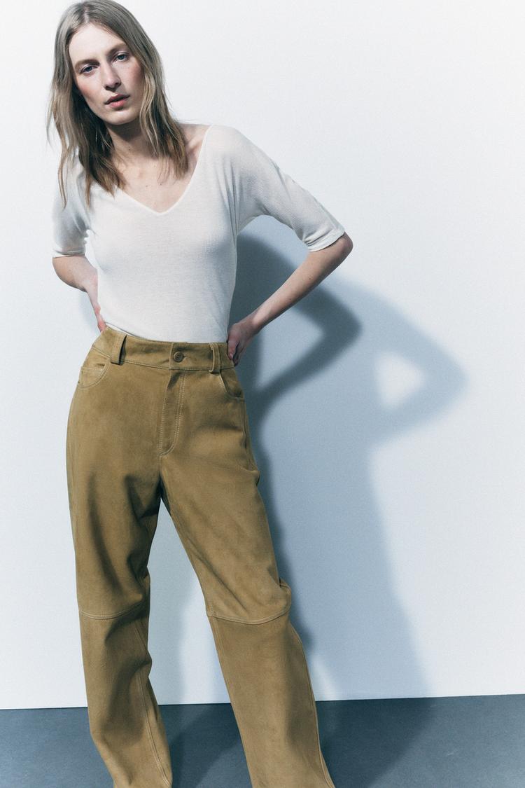 V-NECK TOP