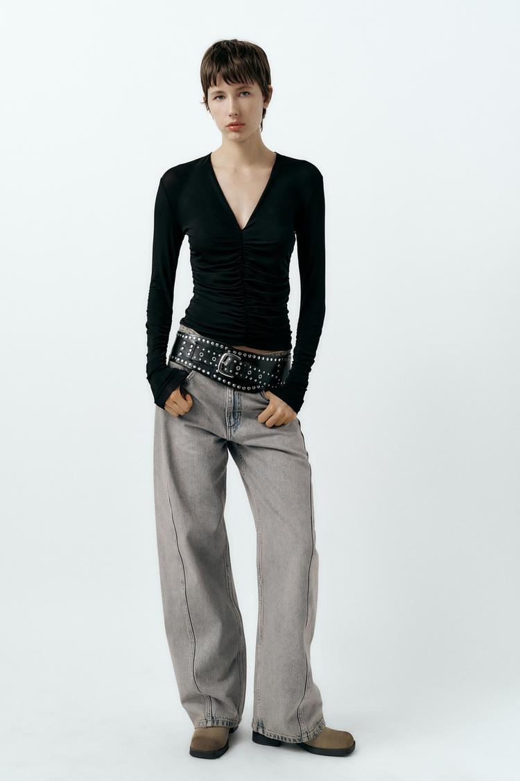 LONG SLEEVE TOP WITH GATHERED DETAIL