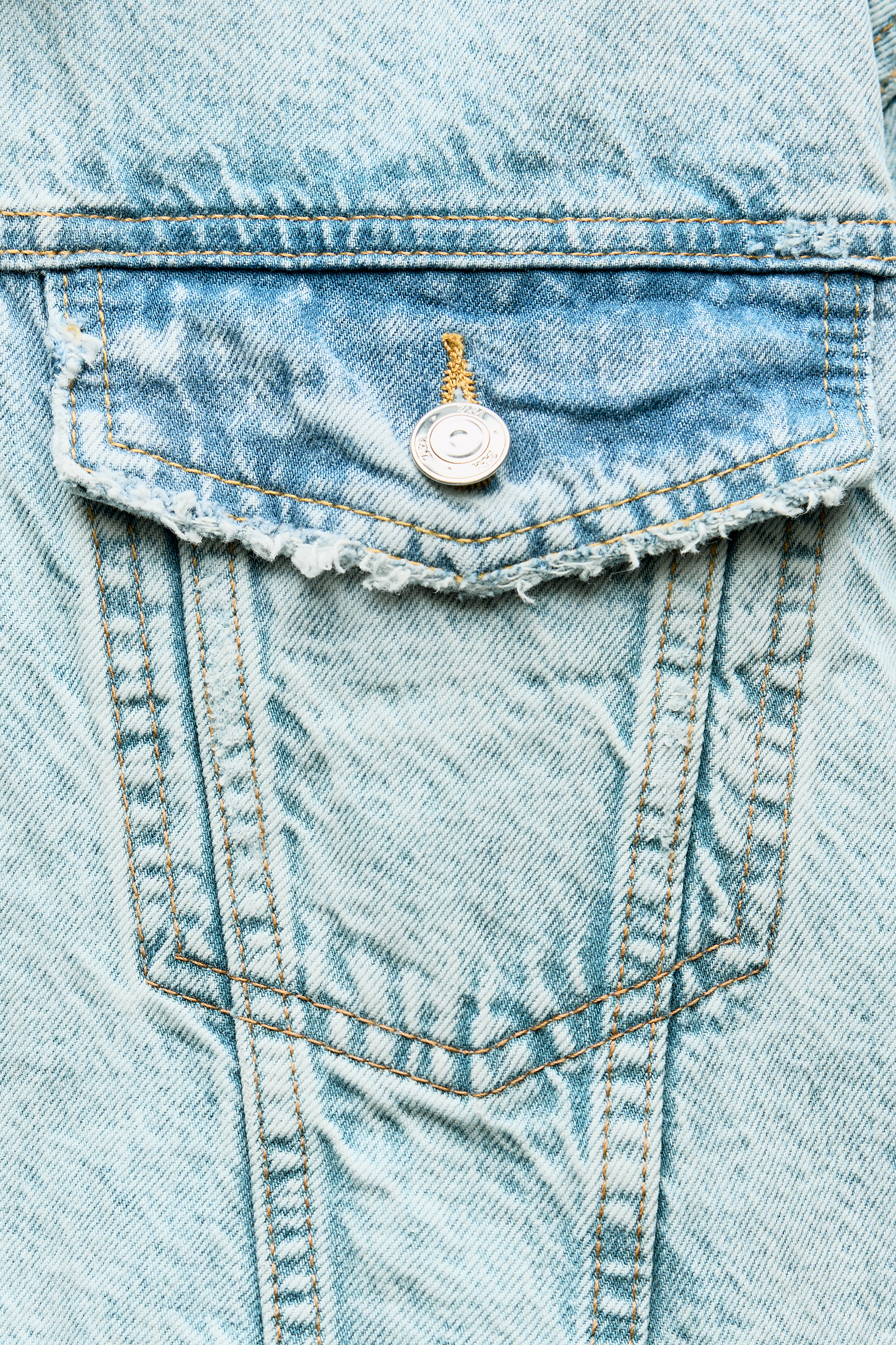 CROPPED DENIM JACKET WITH RIPS