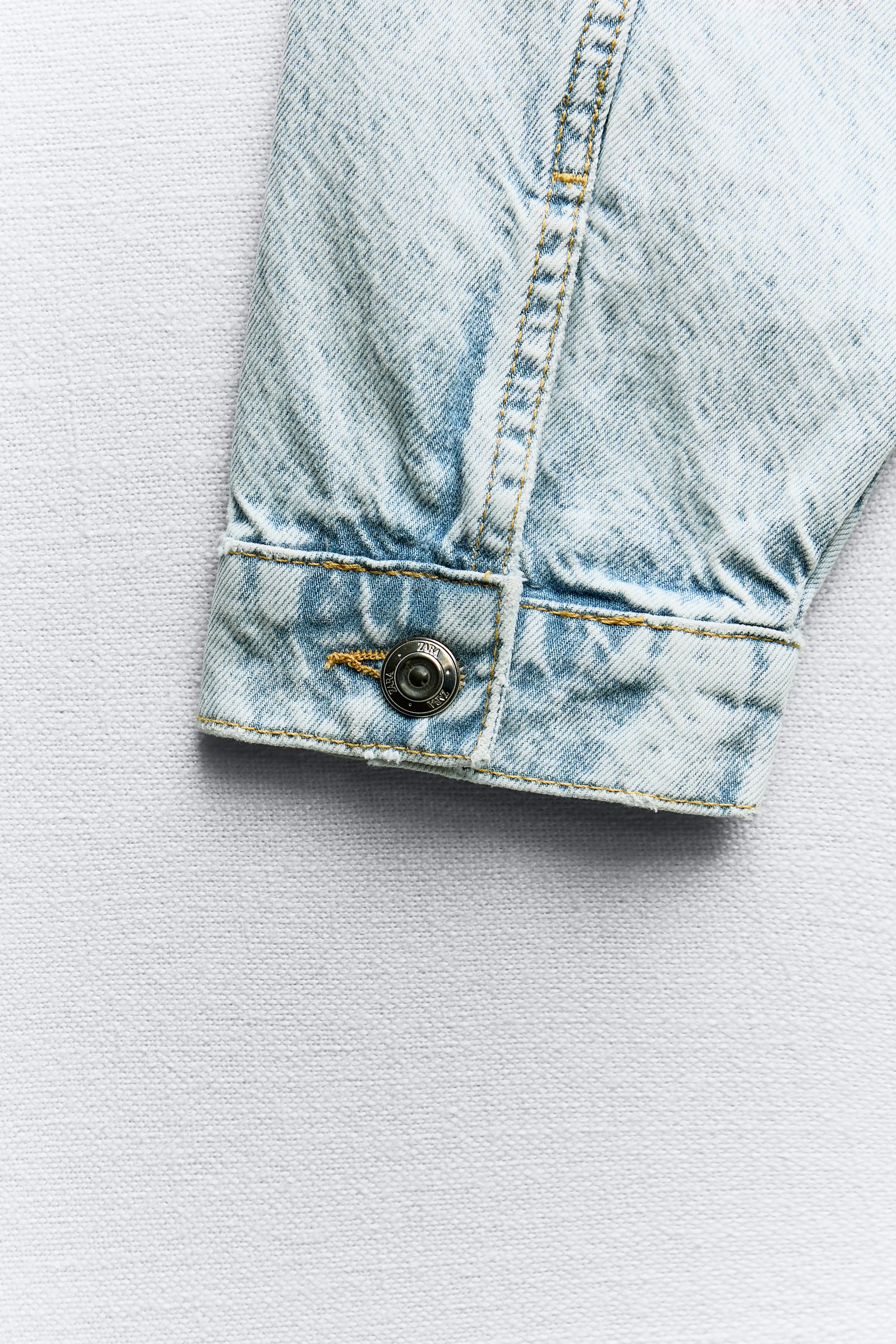 CROPPED DENIM JACKET WITH RIPS