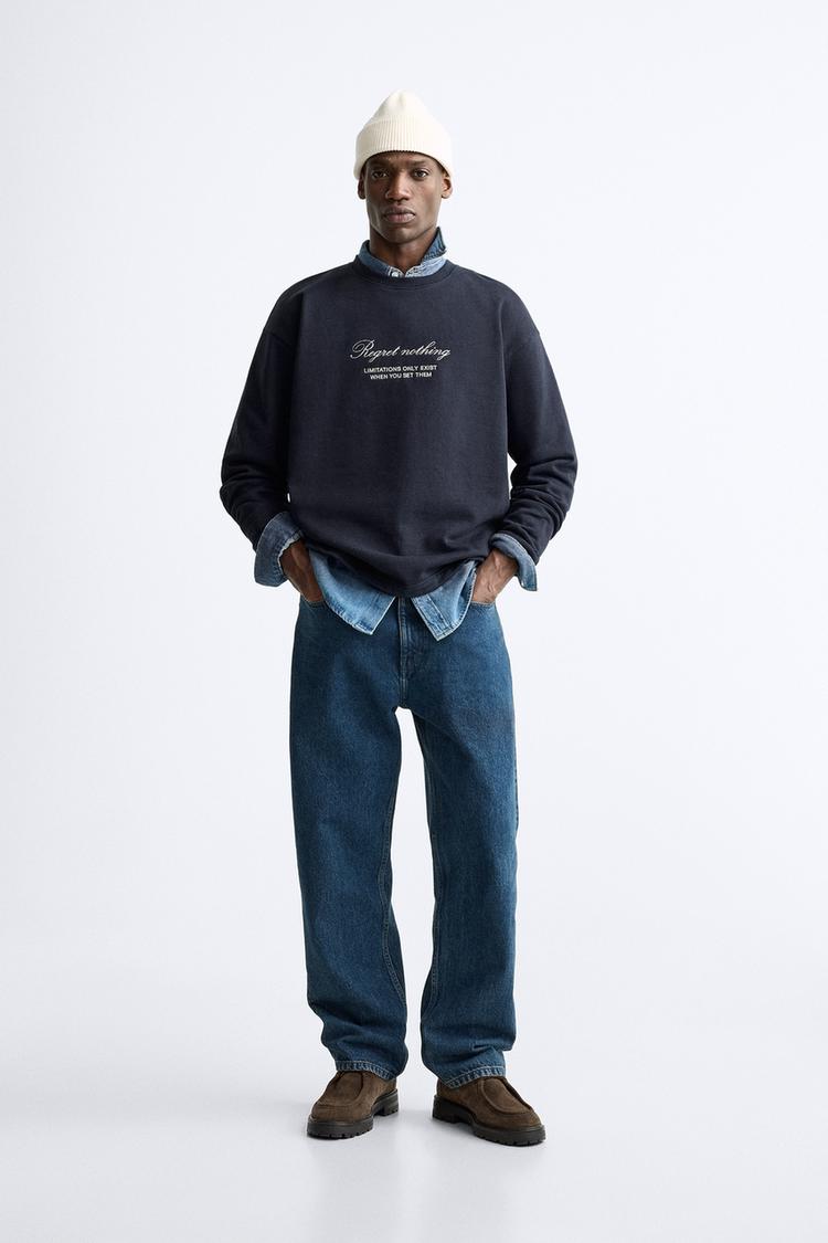 CONTRAST EMBROIDERED SWEATSHIRT