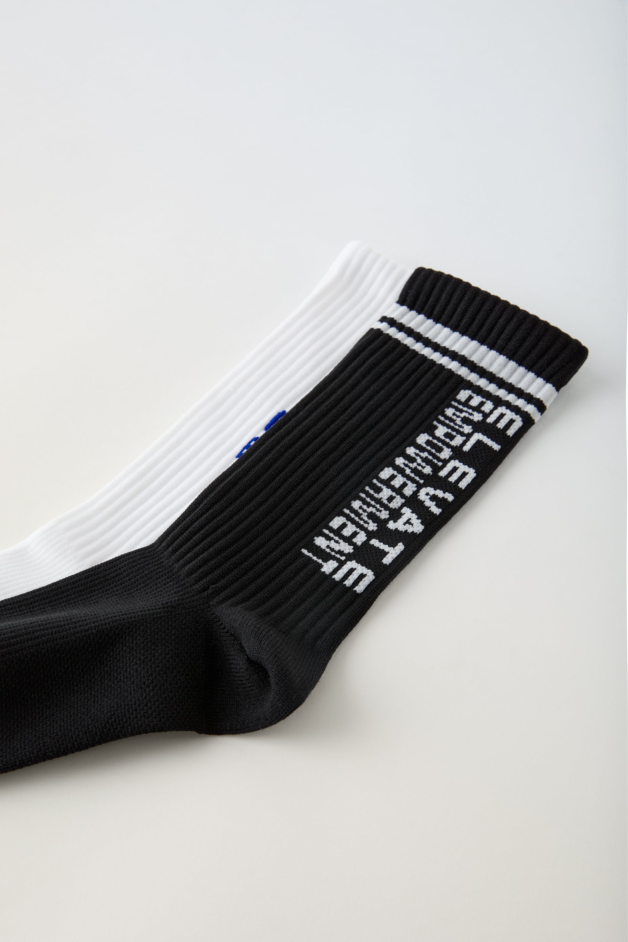 TWO-PACK OF ATHLETIC SOCKS