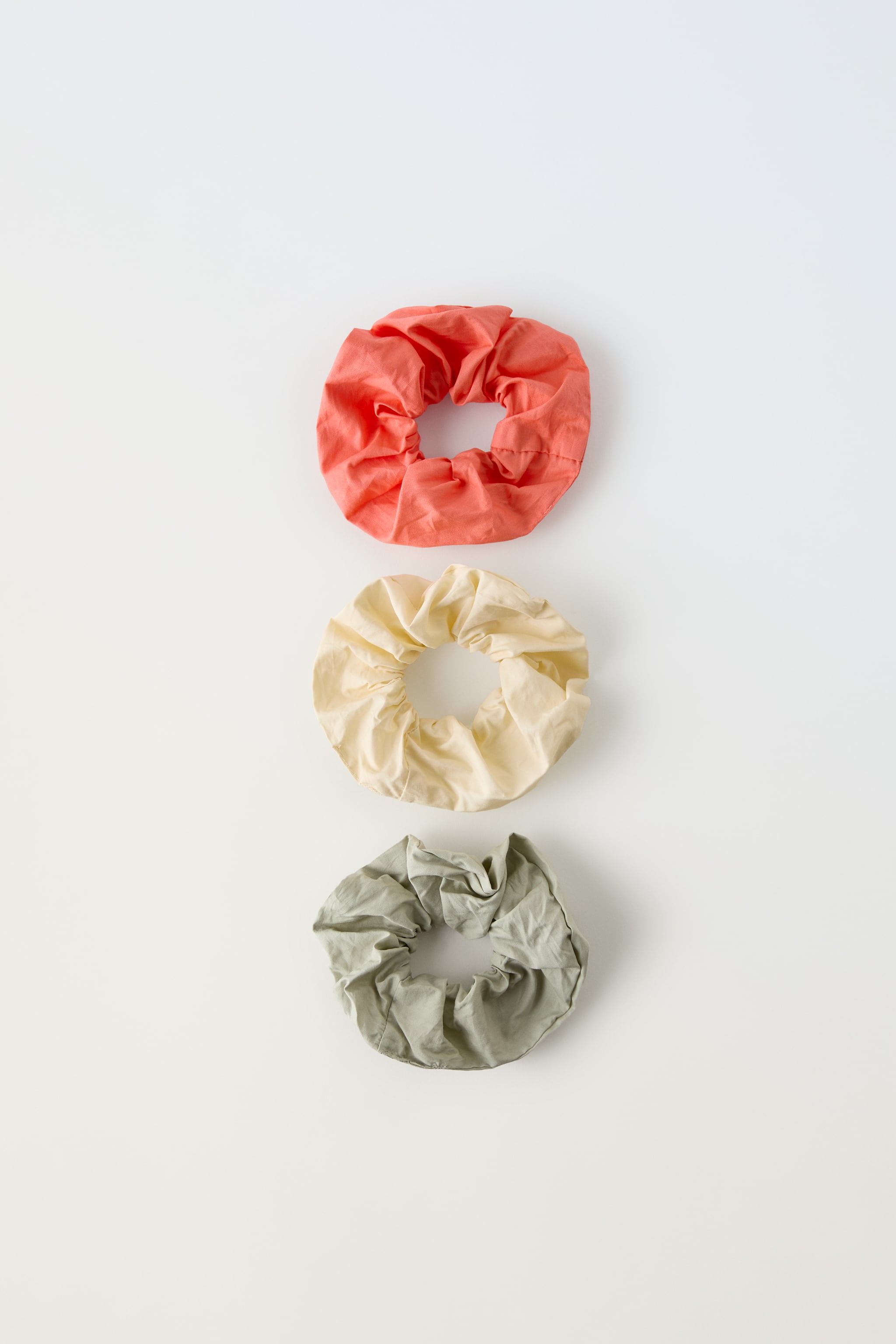 THREE-PACK OF TECHNICAL SCRUNCHIES