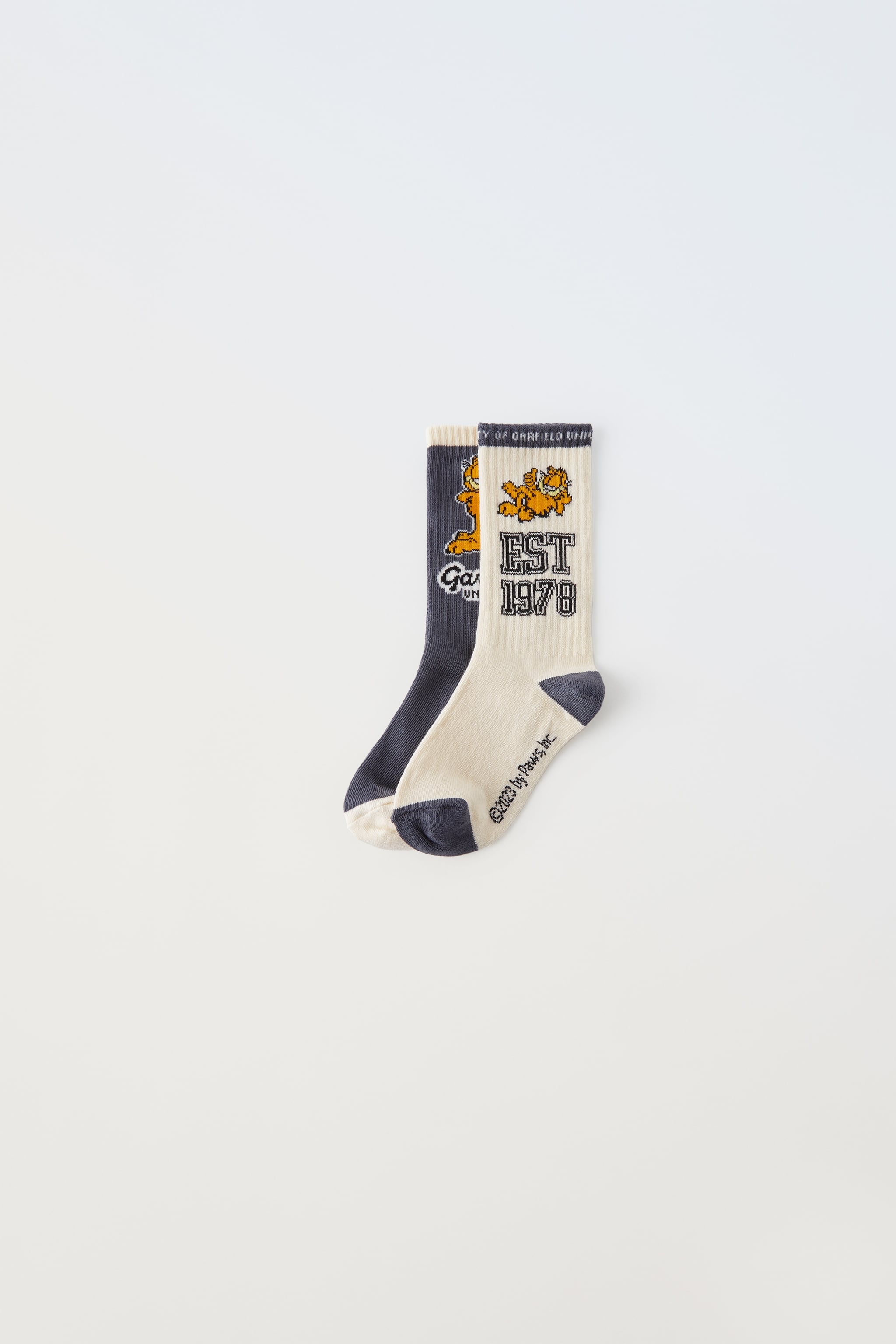 6-14 YEARS/ TWO PACK OF GARFIELD © PAWS INC LONG SOCKS