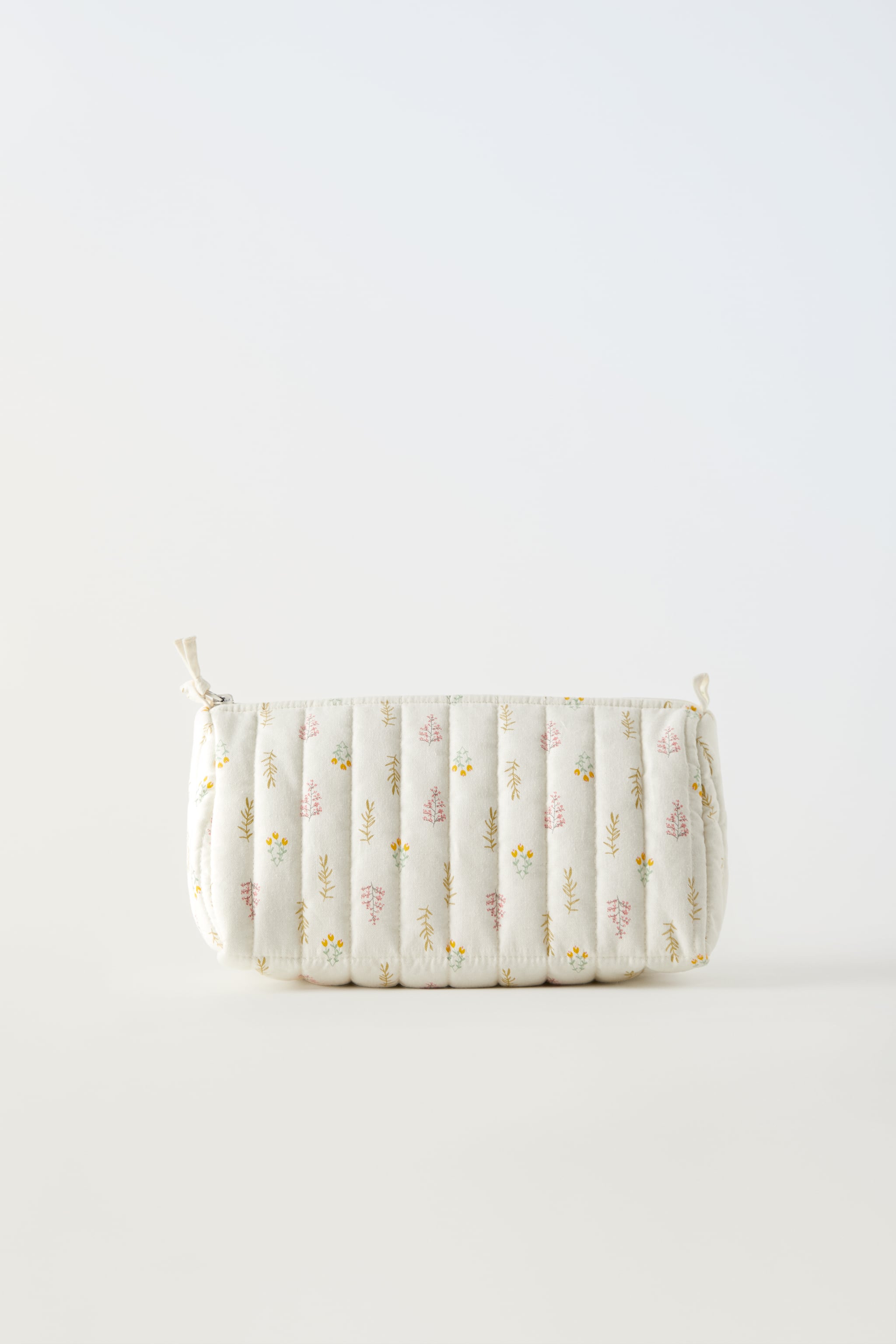 FLORAL PRINT QUILTED TOILETRY BAG