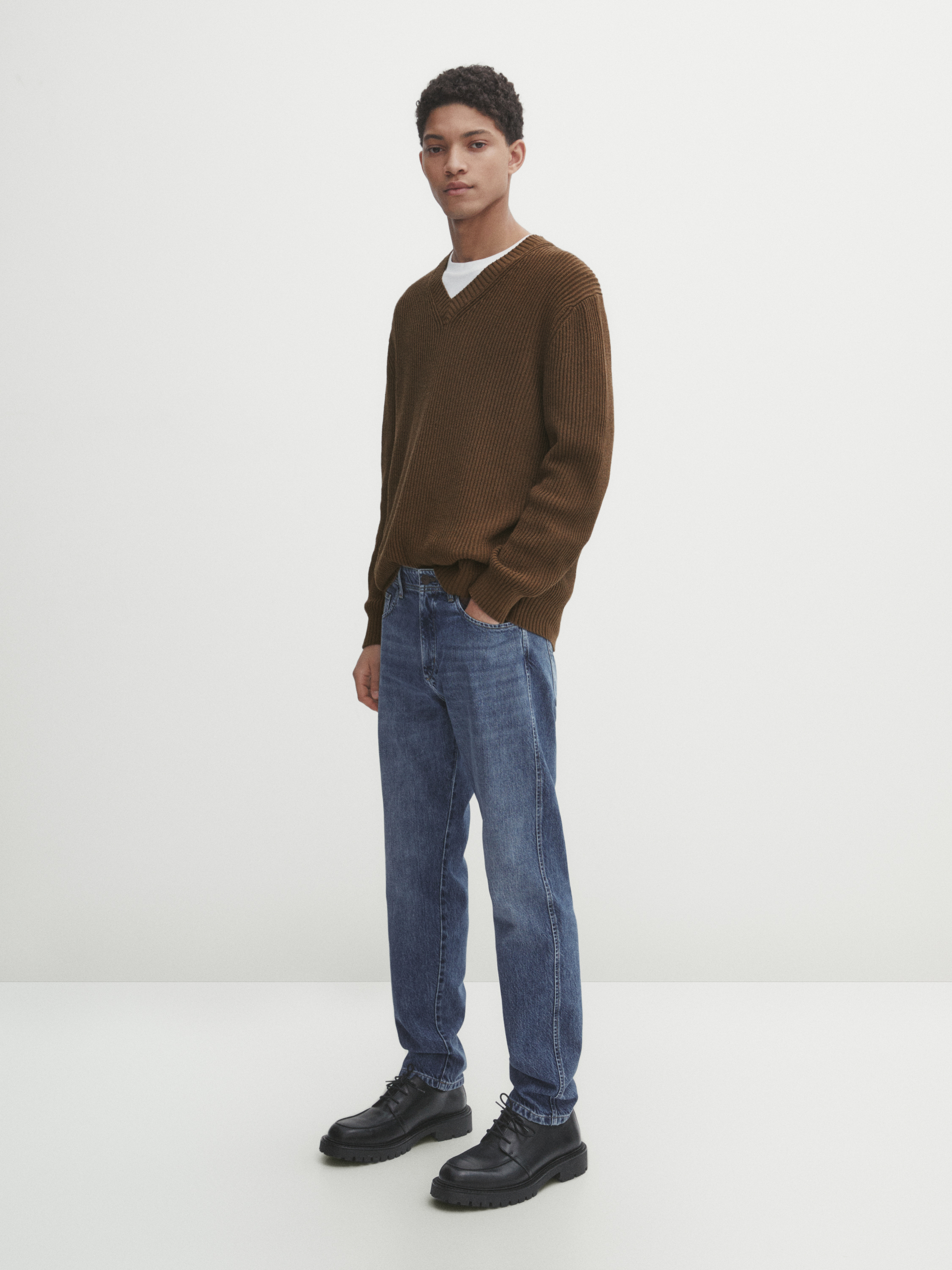 Relaxed fit dirty wash jeans