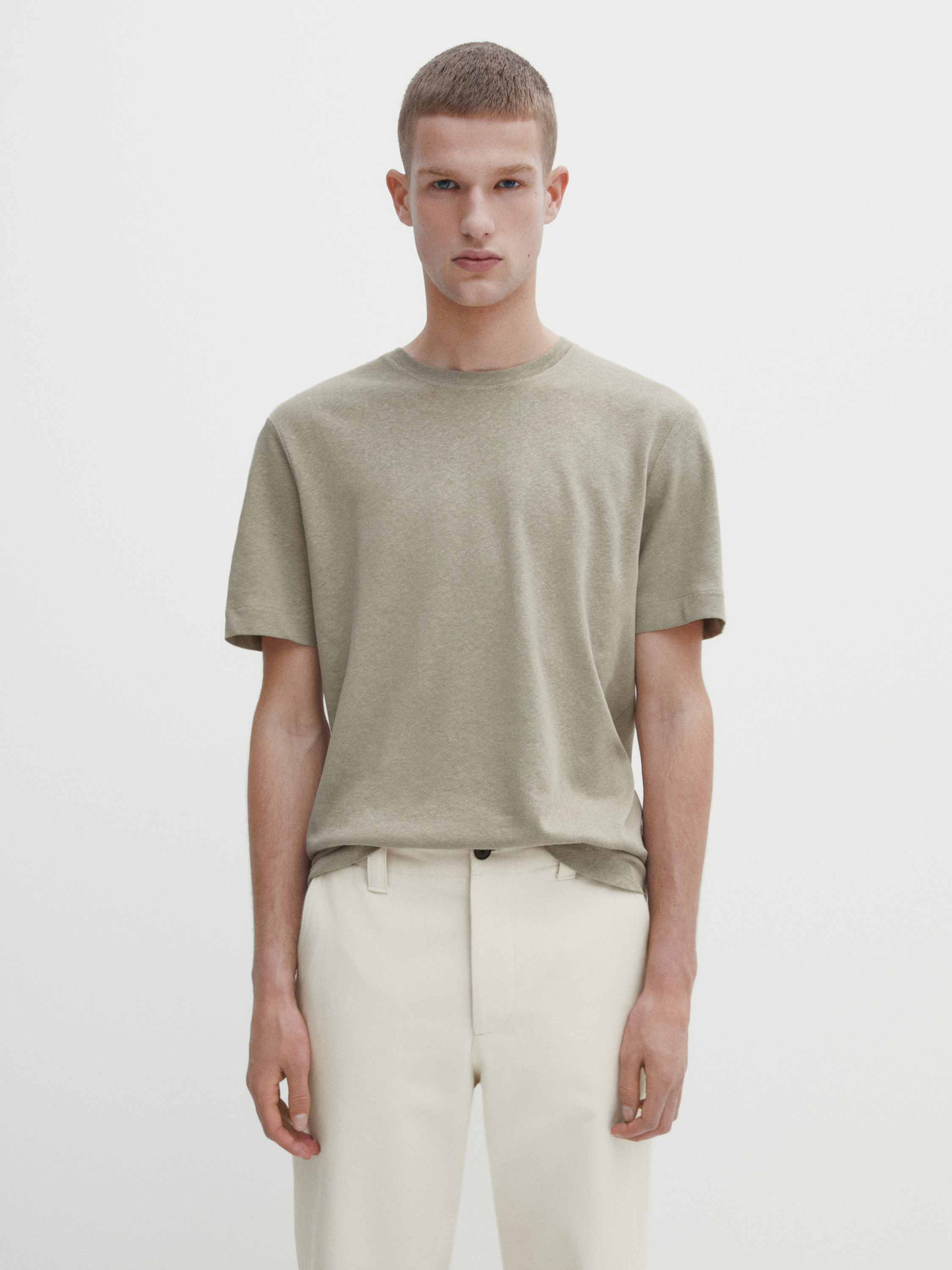 Short sleeve linen and cotton blend T-shirt
