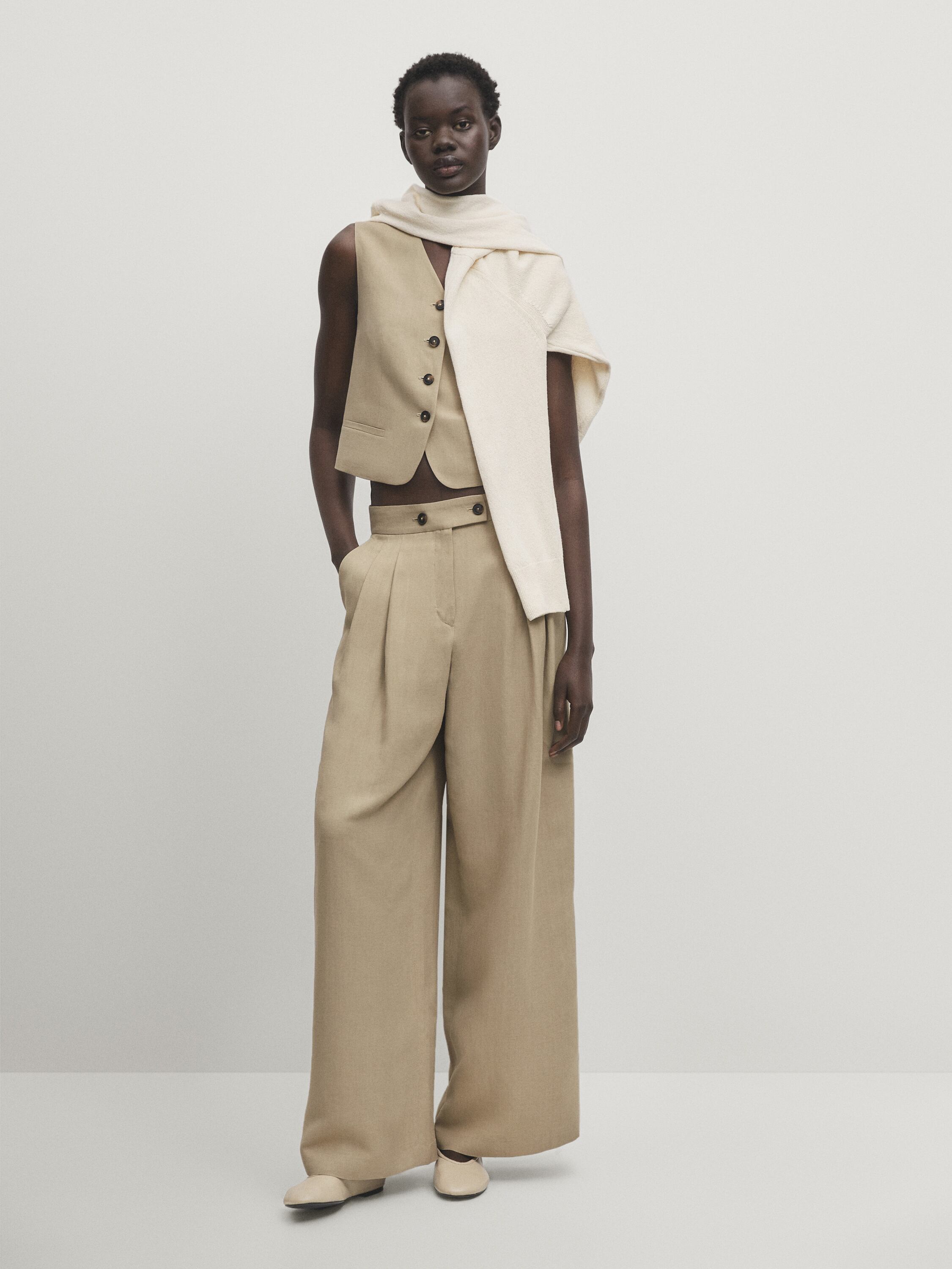 Wide-leg trousers with dart details