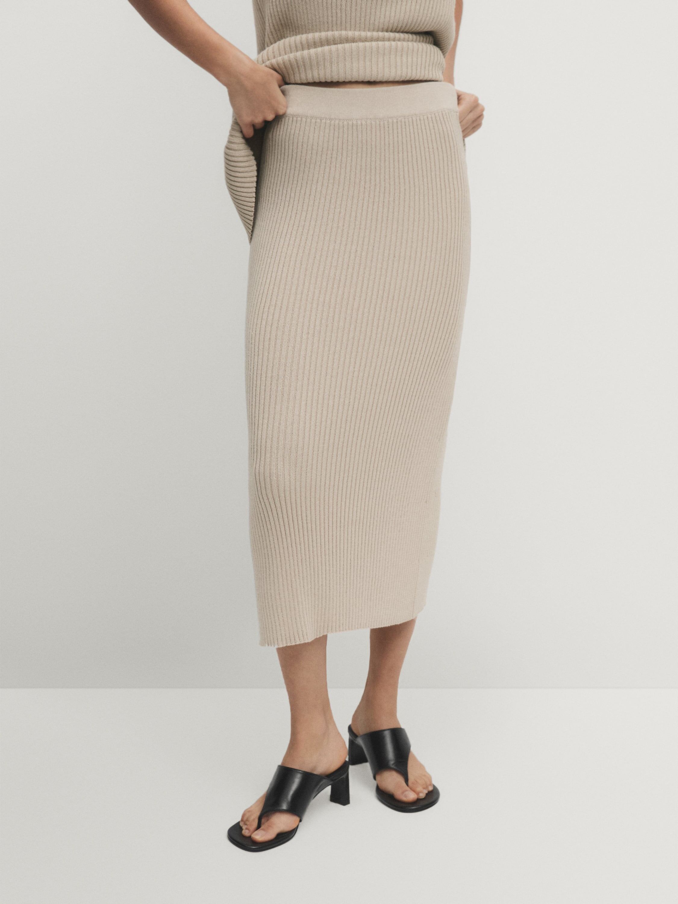 Long ribbed skirt with slit detail