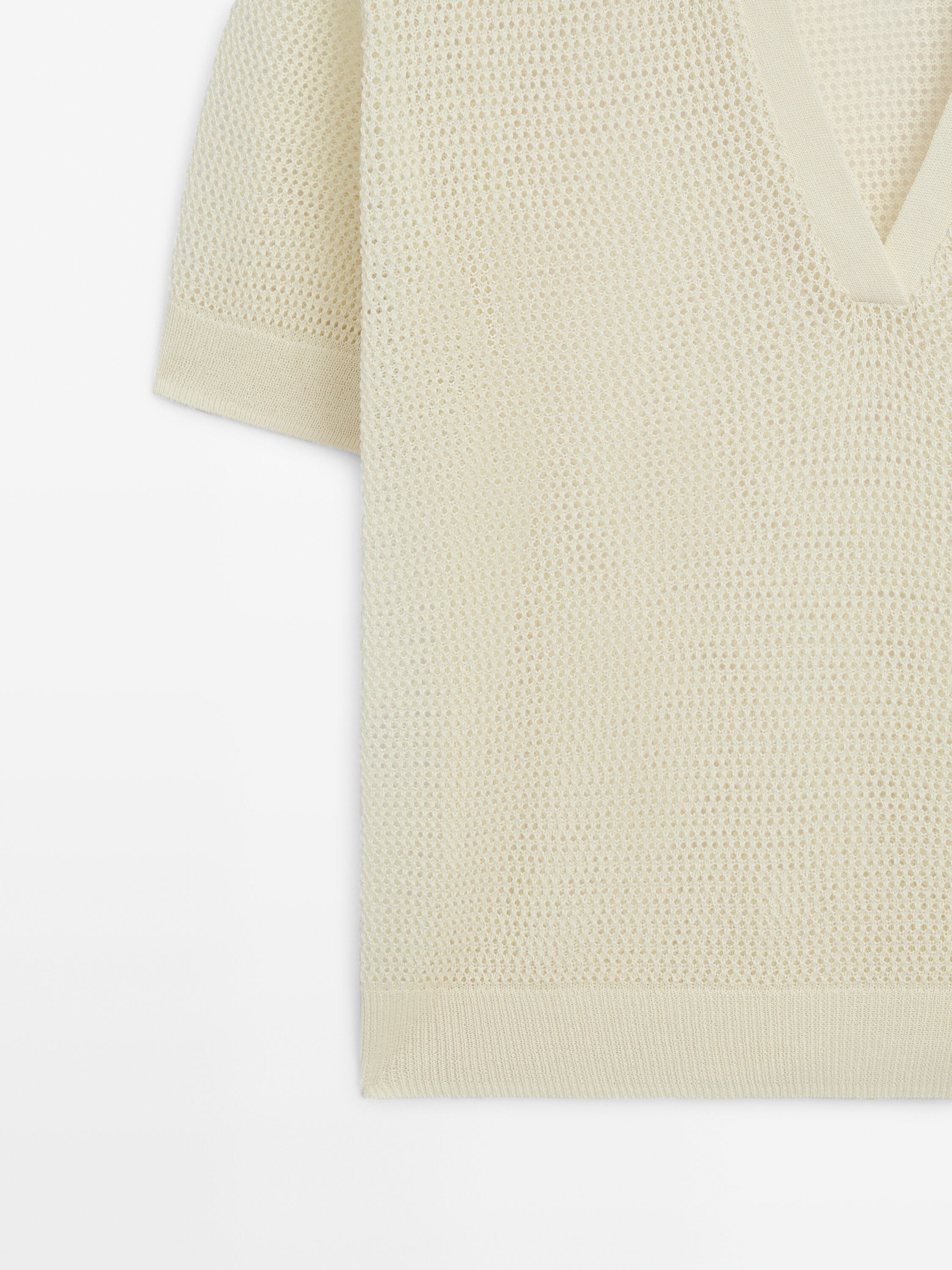 Mesh polo shirt with short sleeves