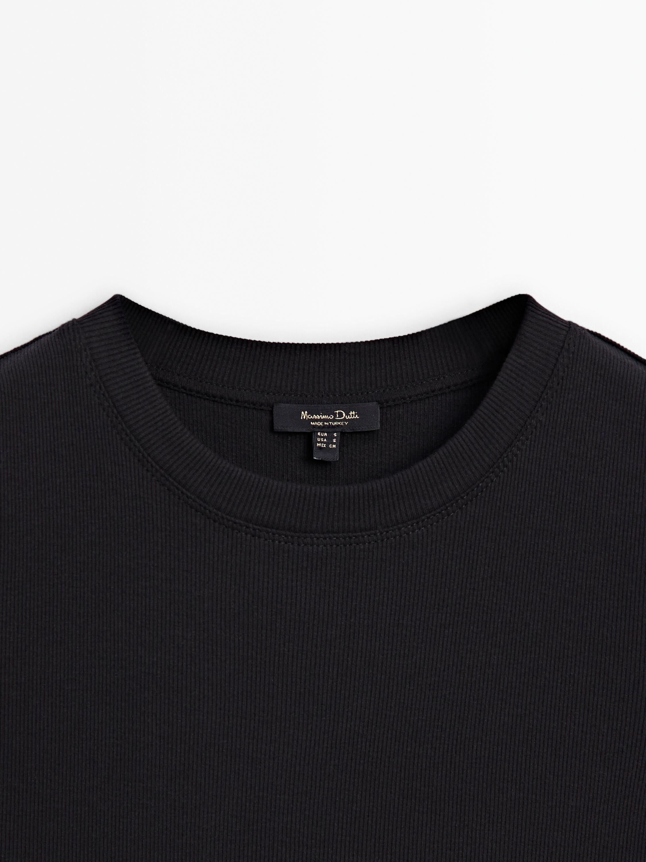 Fitted ribbed crew neck T-shirt