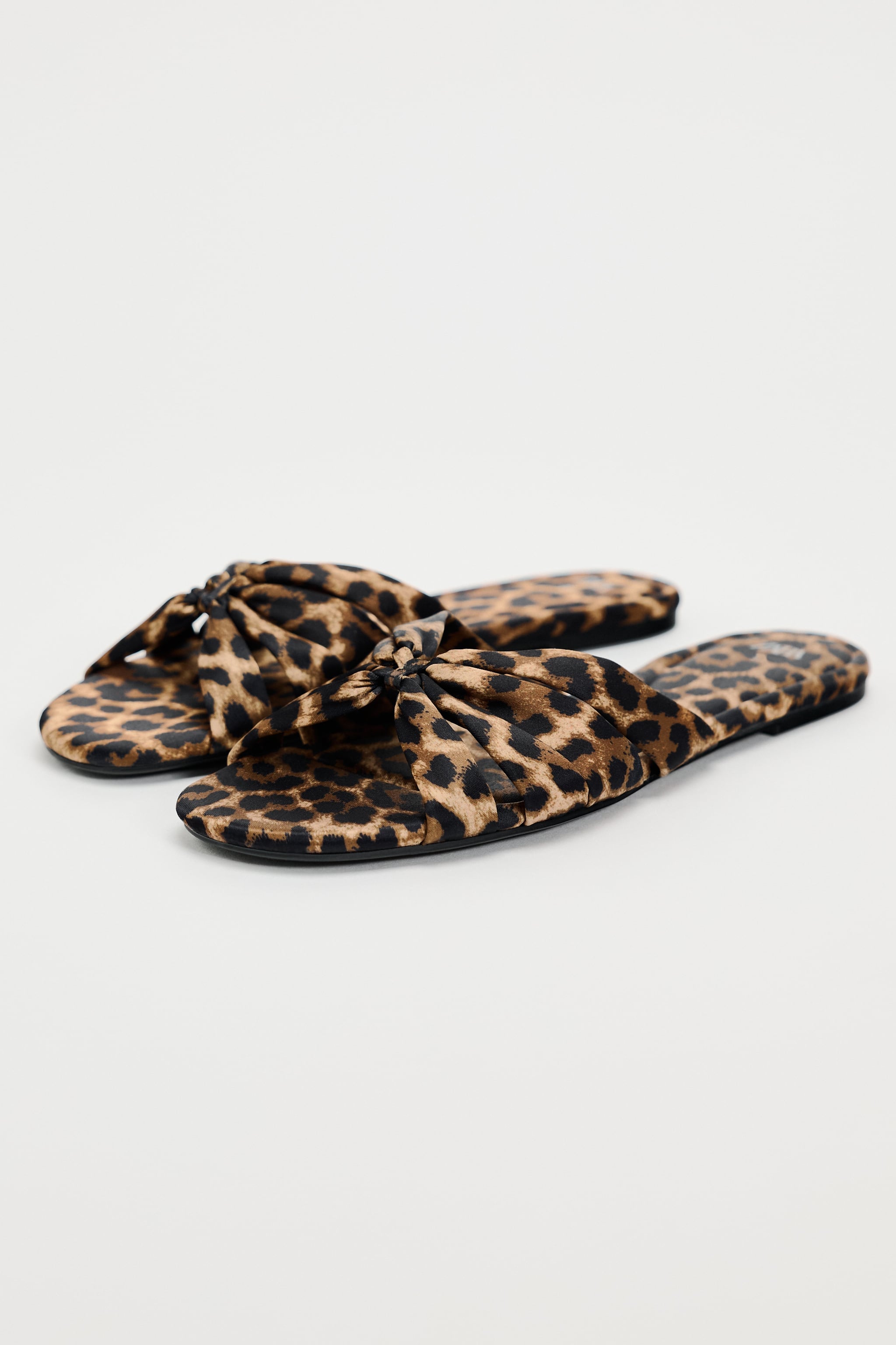 ANIMAL PRINT KNOTTED SANDALS