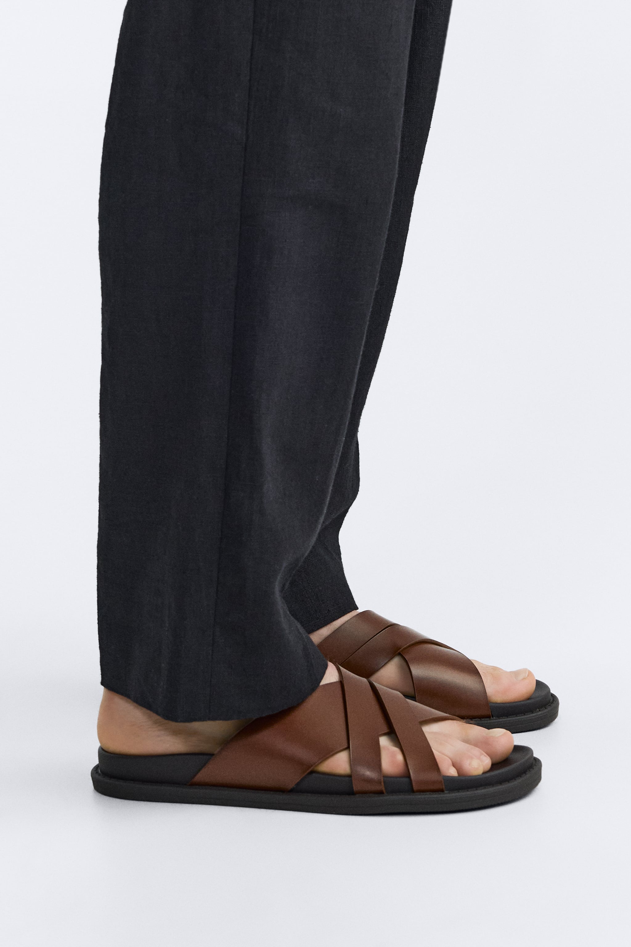 CROSSED CHUNKY SANDALS