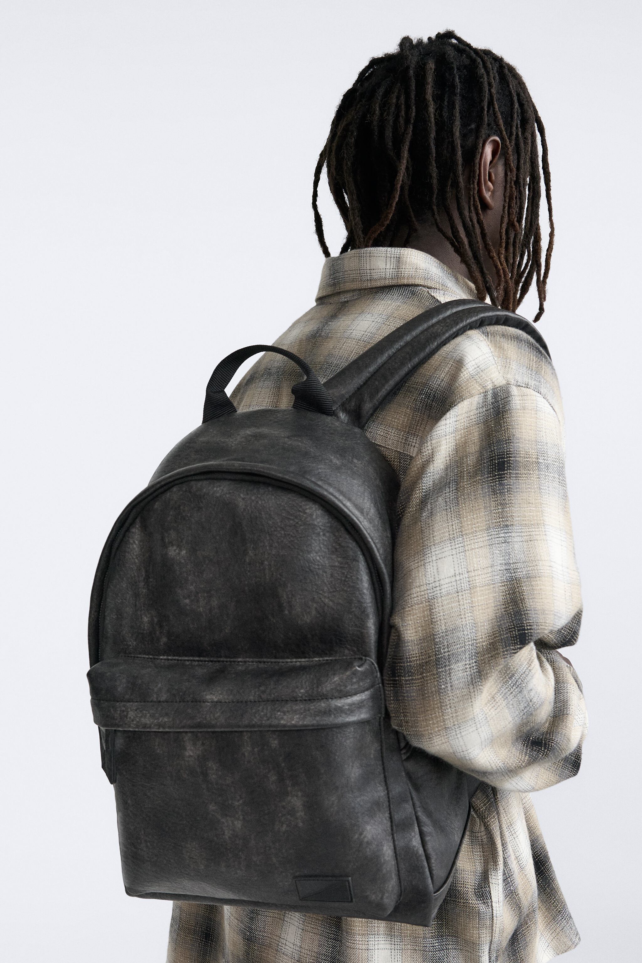 TUMBLED DISTRESSED LEATHER BACKPACK