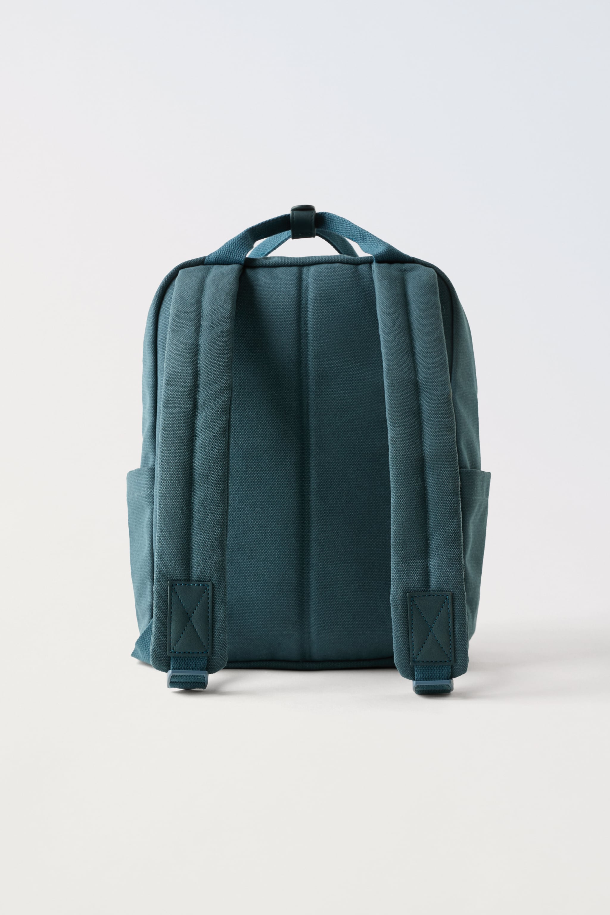 BACKPACK WITH POCKETS