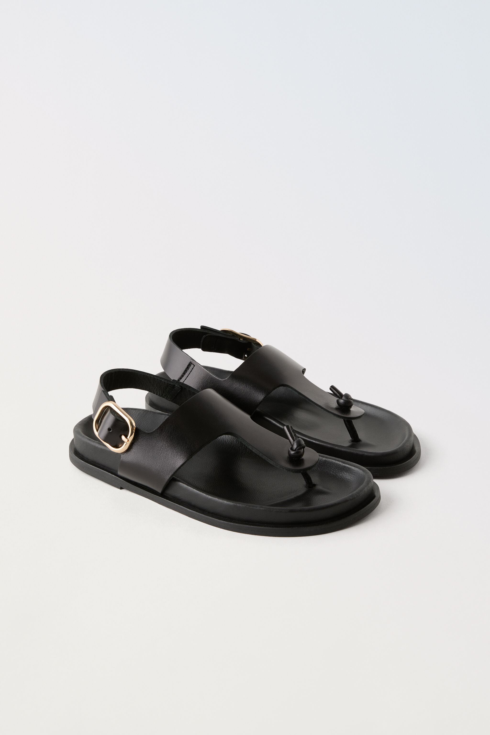 LEATHER SANDALS WITH BUCKLE