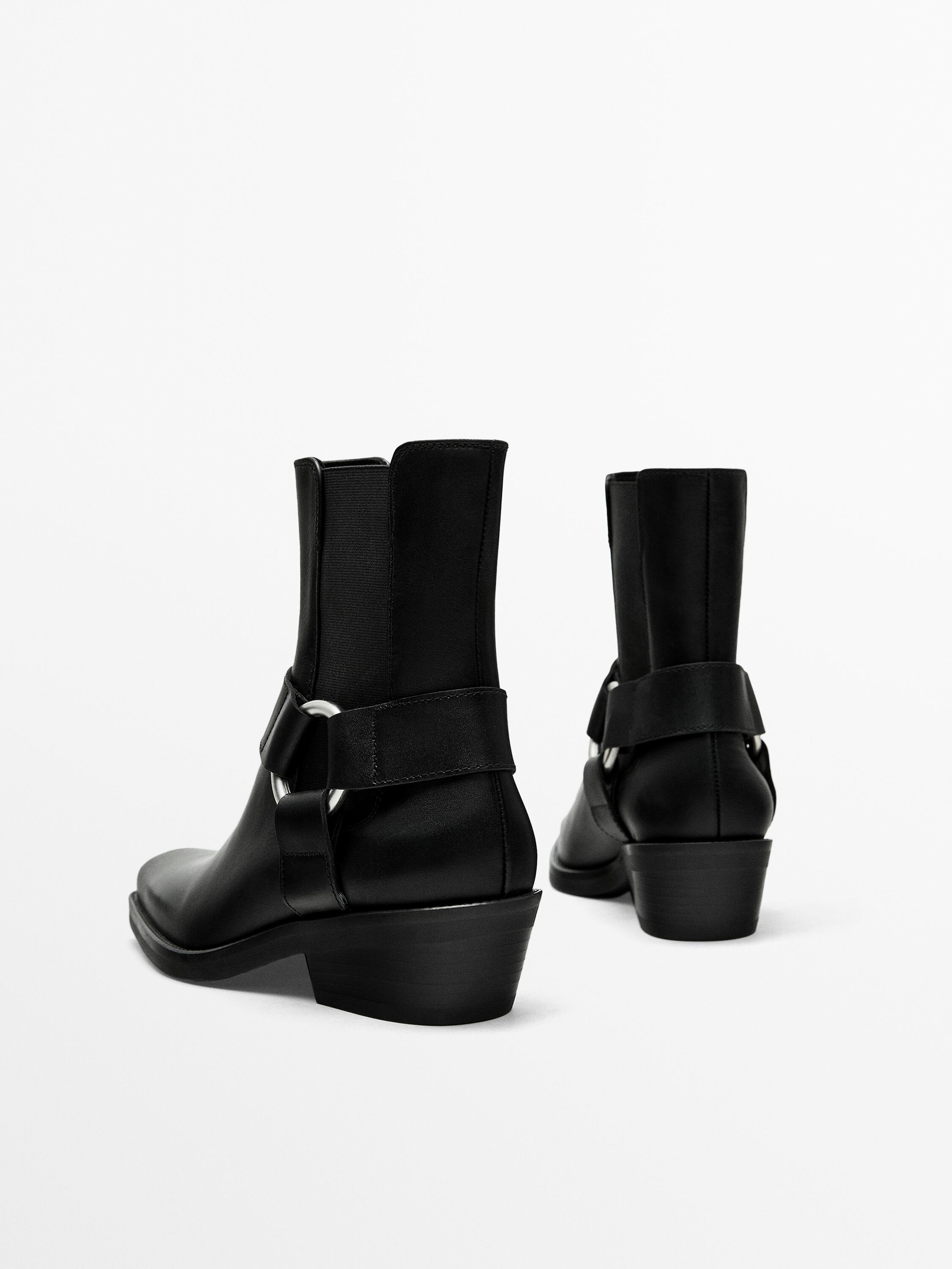 Ankle boots with side horsebit