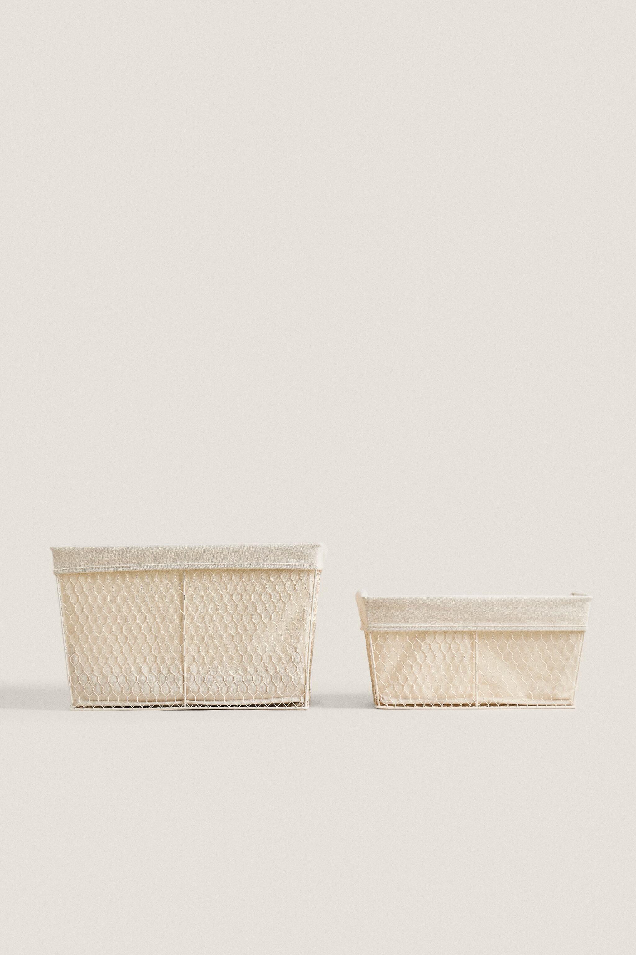 MESH BASKET WITH FABRIC LINING