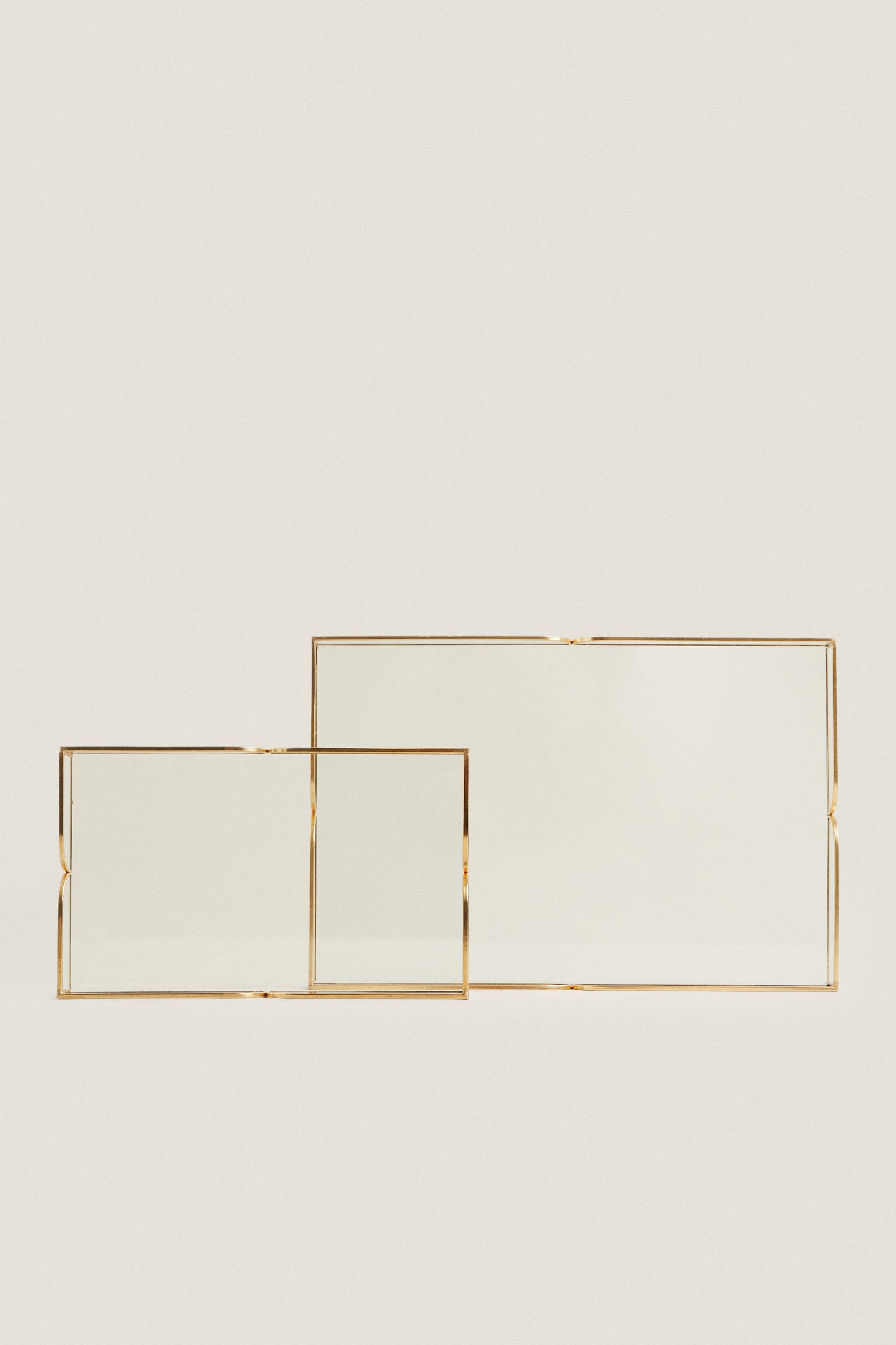GLASS AND METAL TRAY