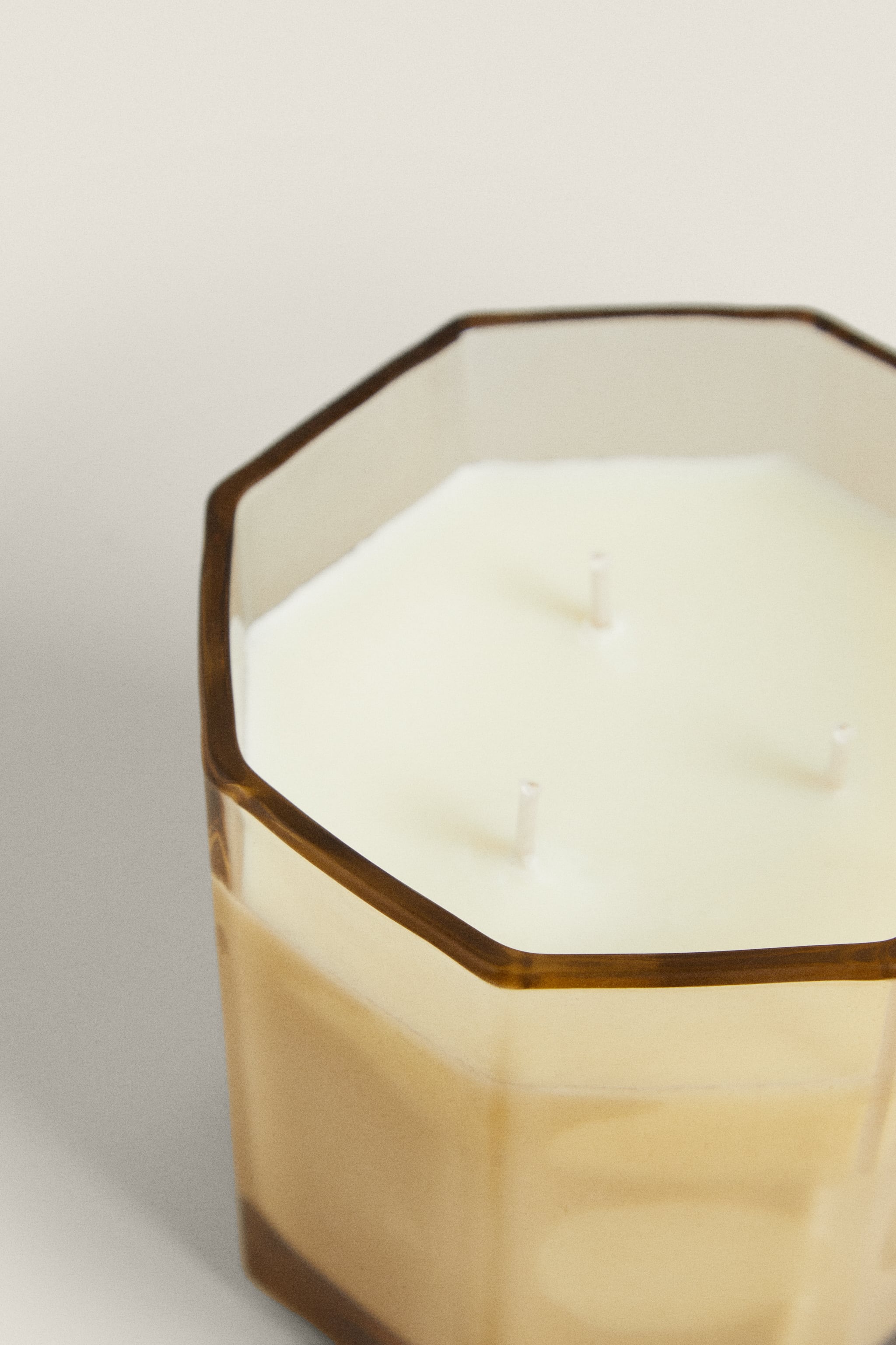 G) MIMOSA SUBLIME SCENTED CANDLE