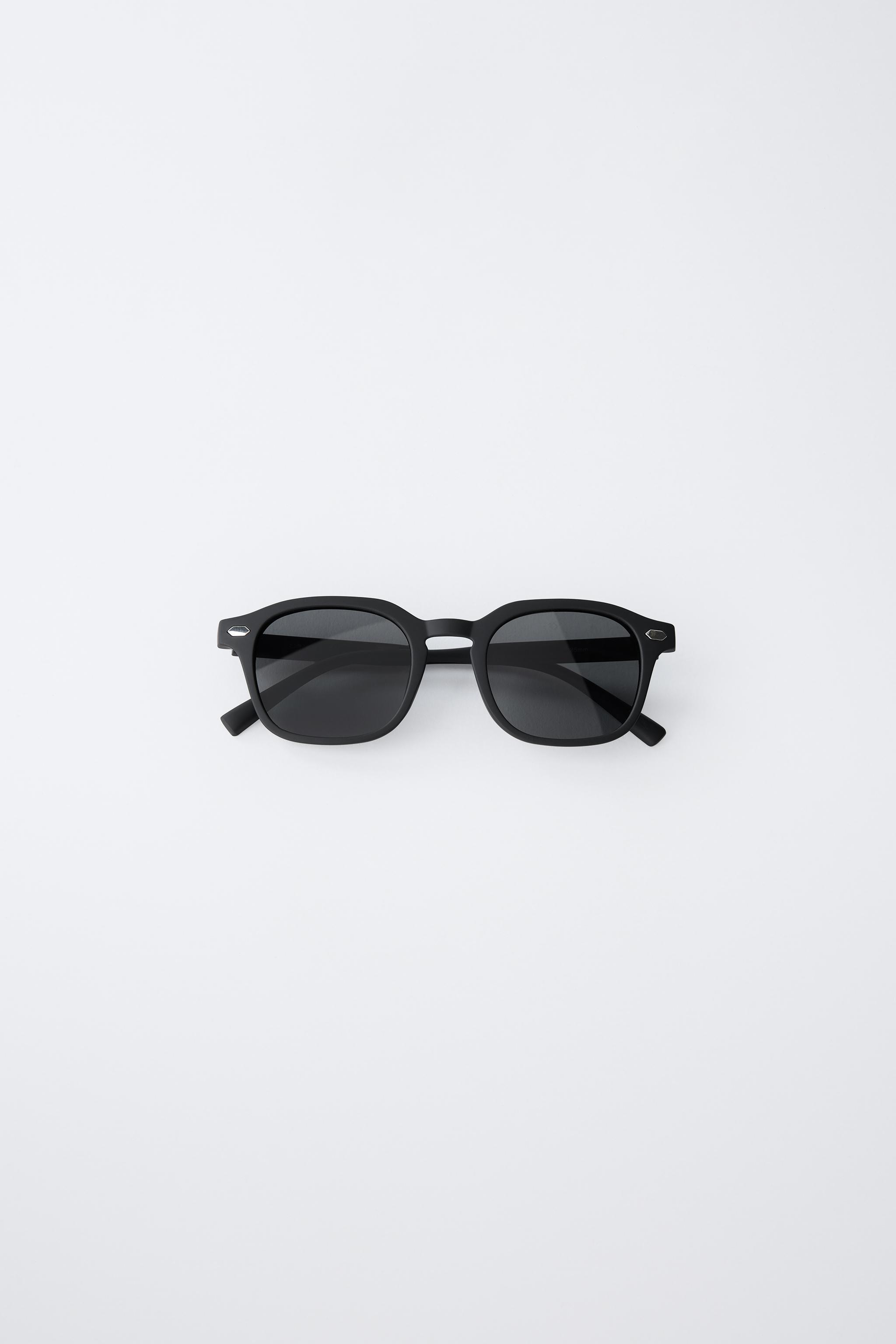 SUNGLASSES WITH RUBBERIZED FINISH