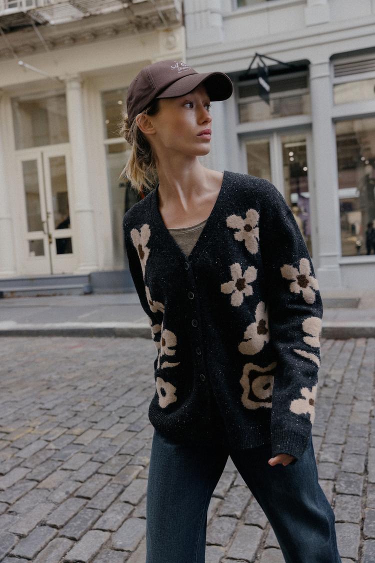 OVERSIZED FLORAL JACQUARD KNIT CARDIGAN - Zara product image