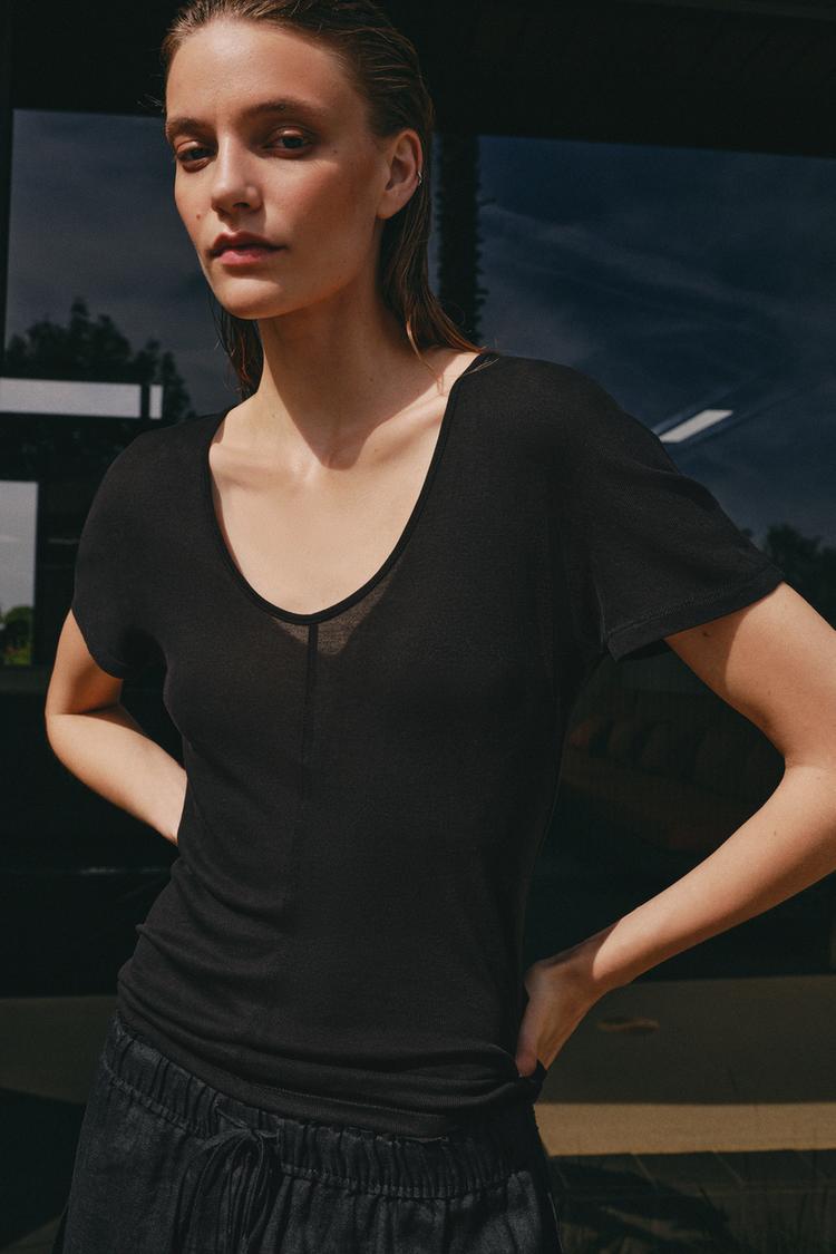 FLOWY SHORT SLEEVE T-SHIRT - Zara product image