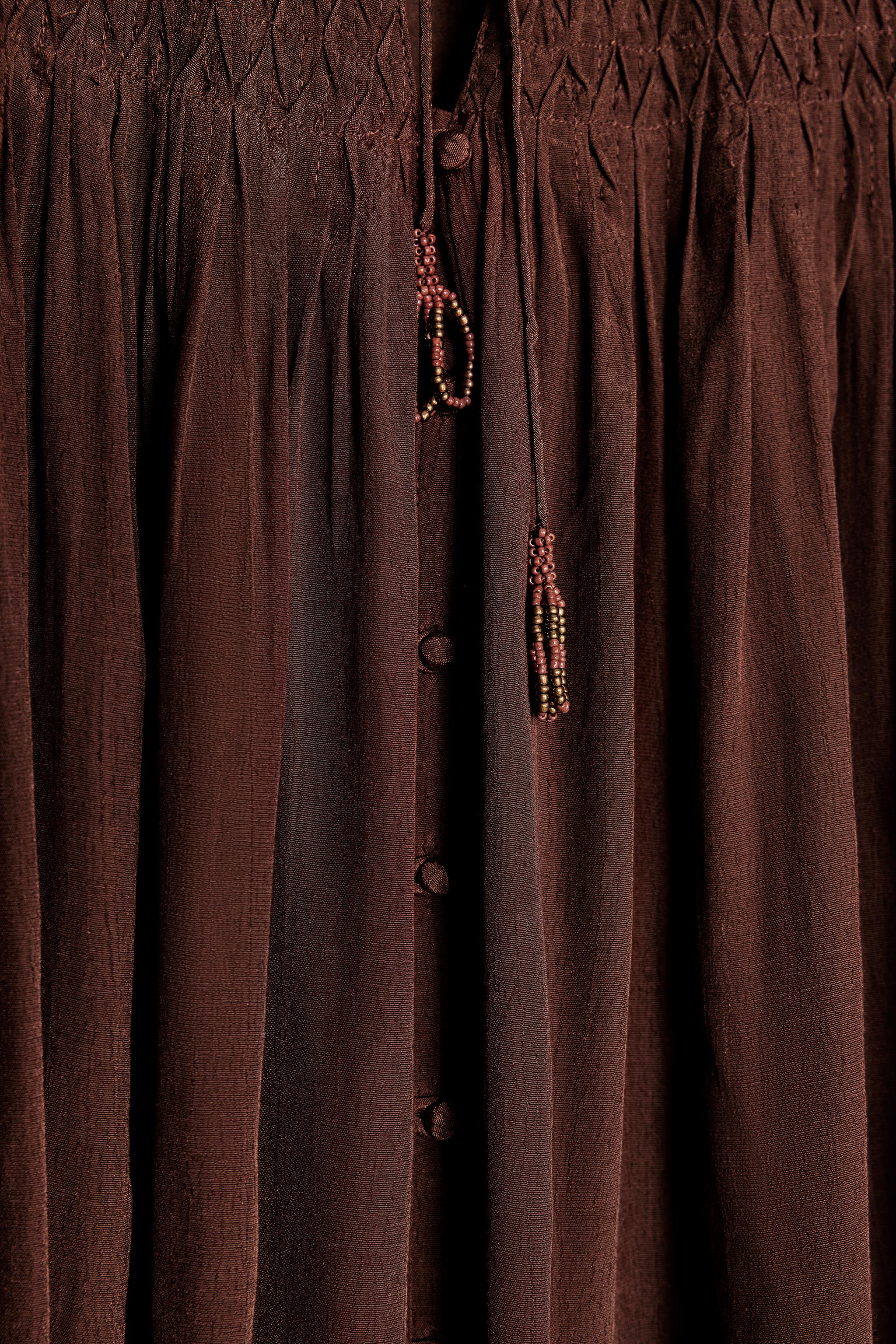 GATHERED FLOWY BLOUSE