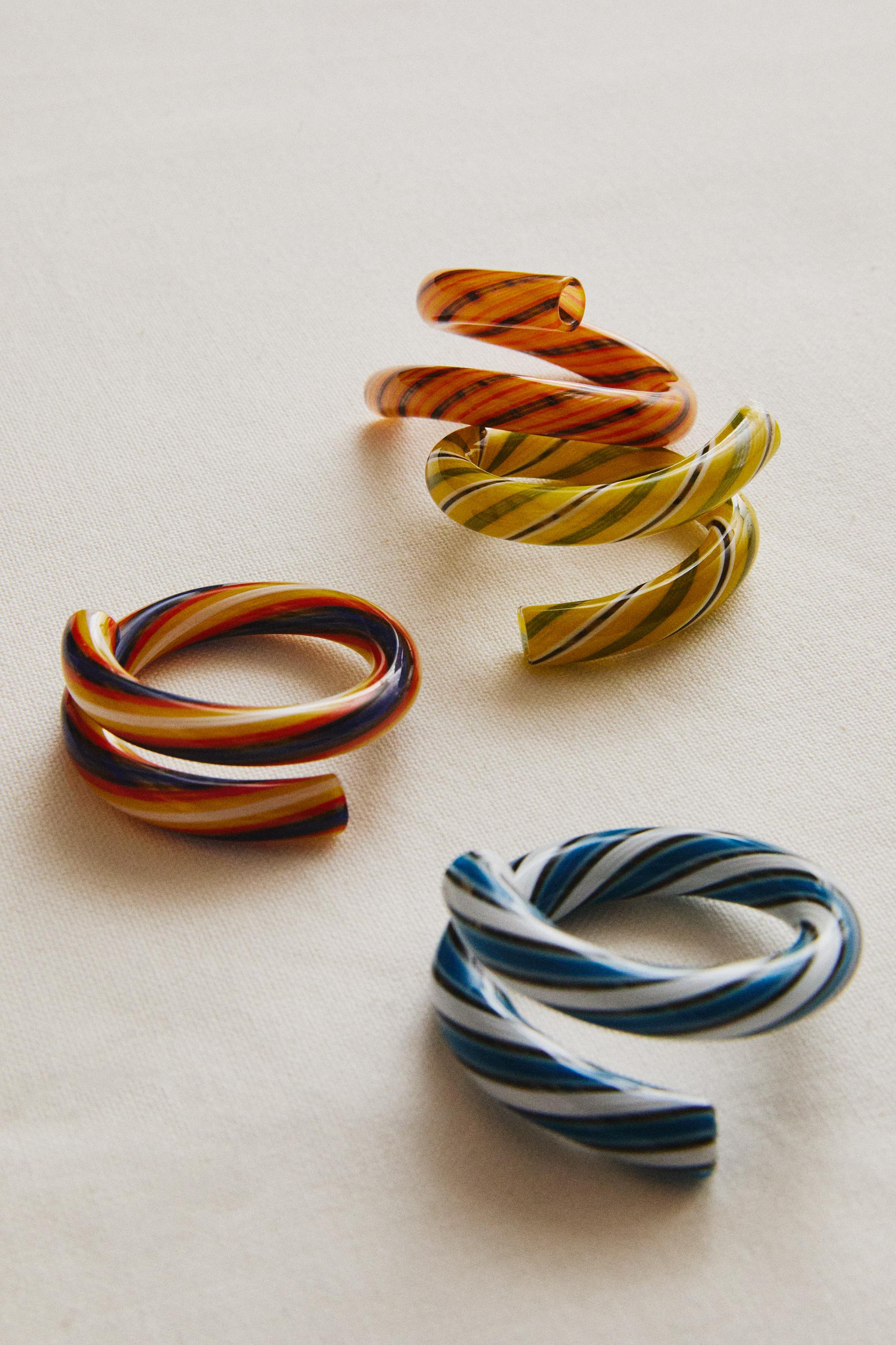 SET OF SPIRAL GLASS NAPKIN RINGS (SET OF 4)