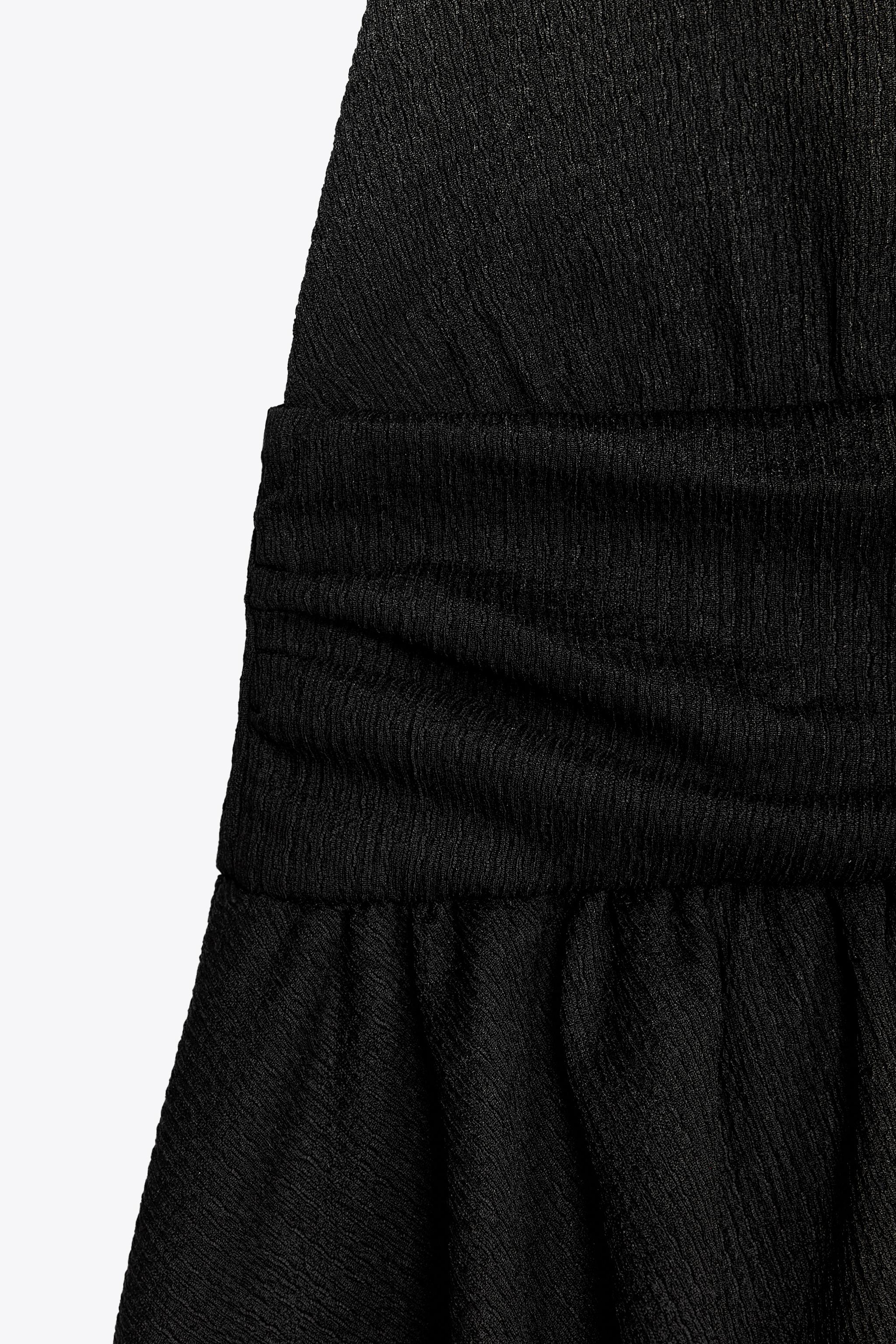 RUFFLED HALTER TOP