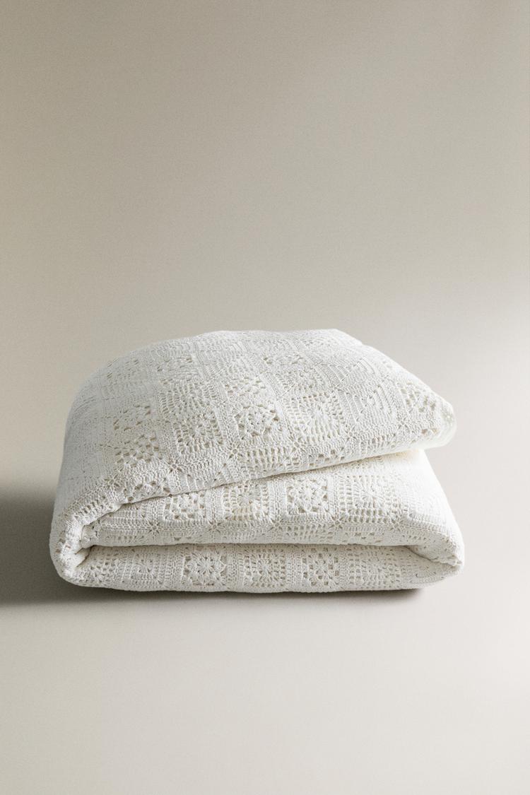 CROCHET PATCHWORK COTTON BEDSPREAD - Zara product image