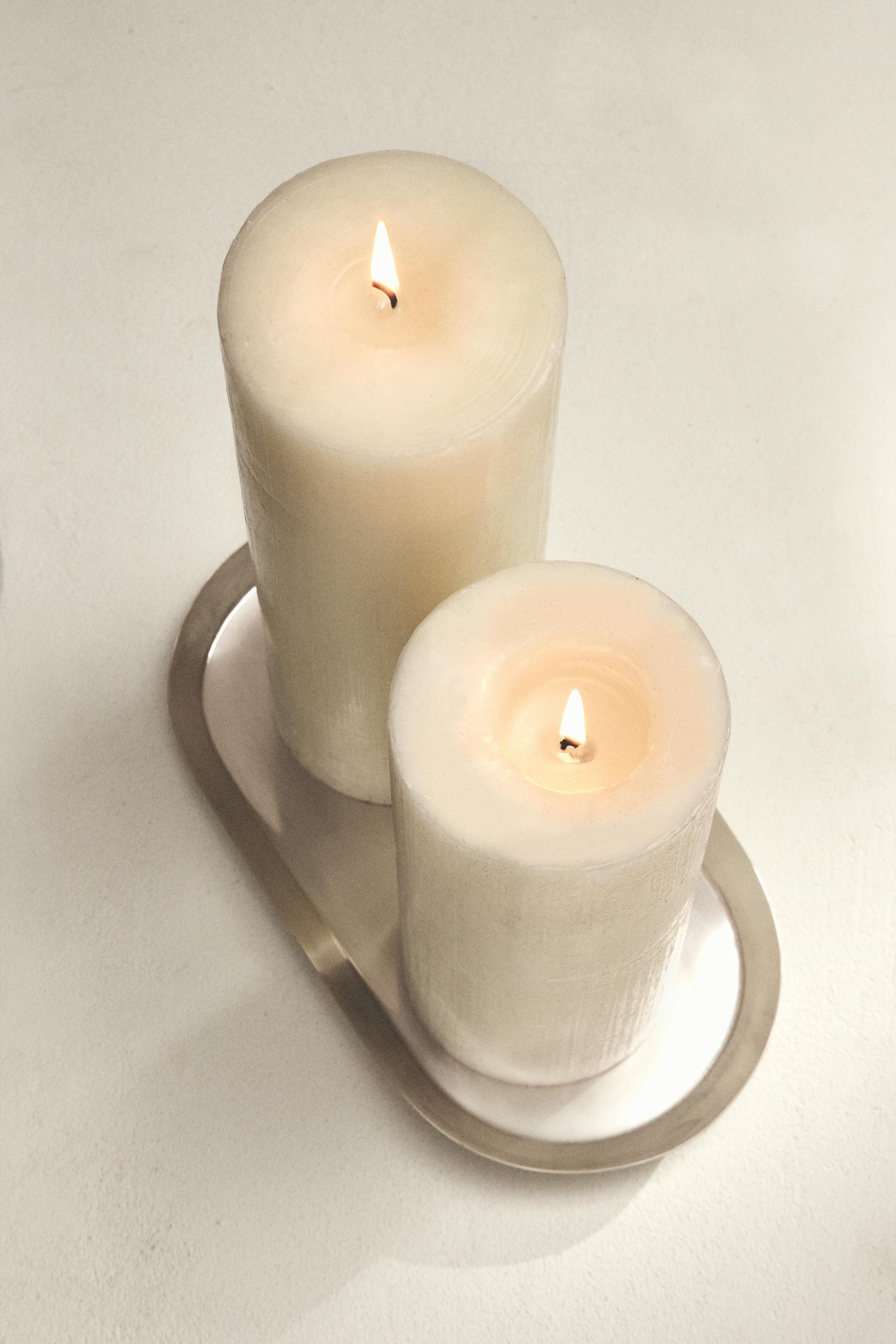 LONG CYLINDRICAL DECORATIVE CANDLE