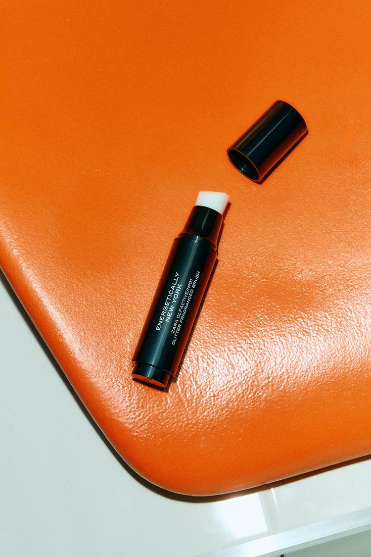 ENERGETICALLY NEW YORK FRAGRANCED GLITTER BRUSH-ON 12ML (0.41 FL. OZ). - Zara product image
