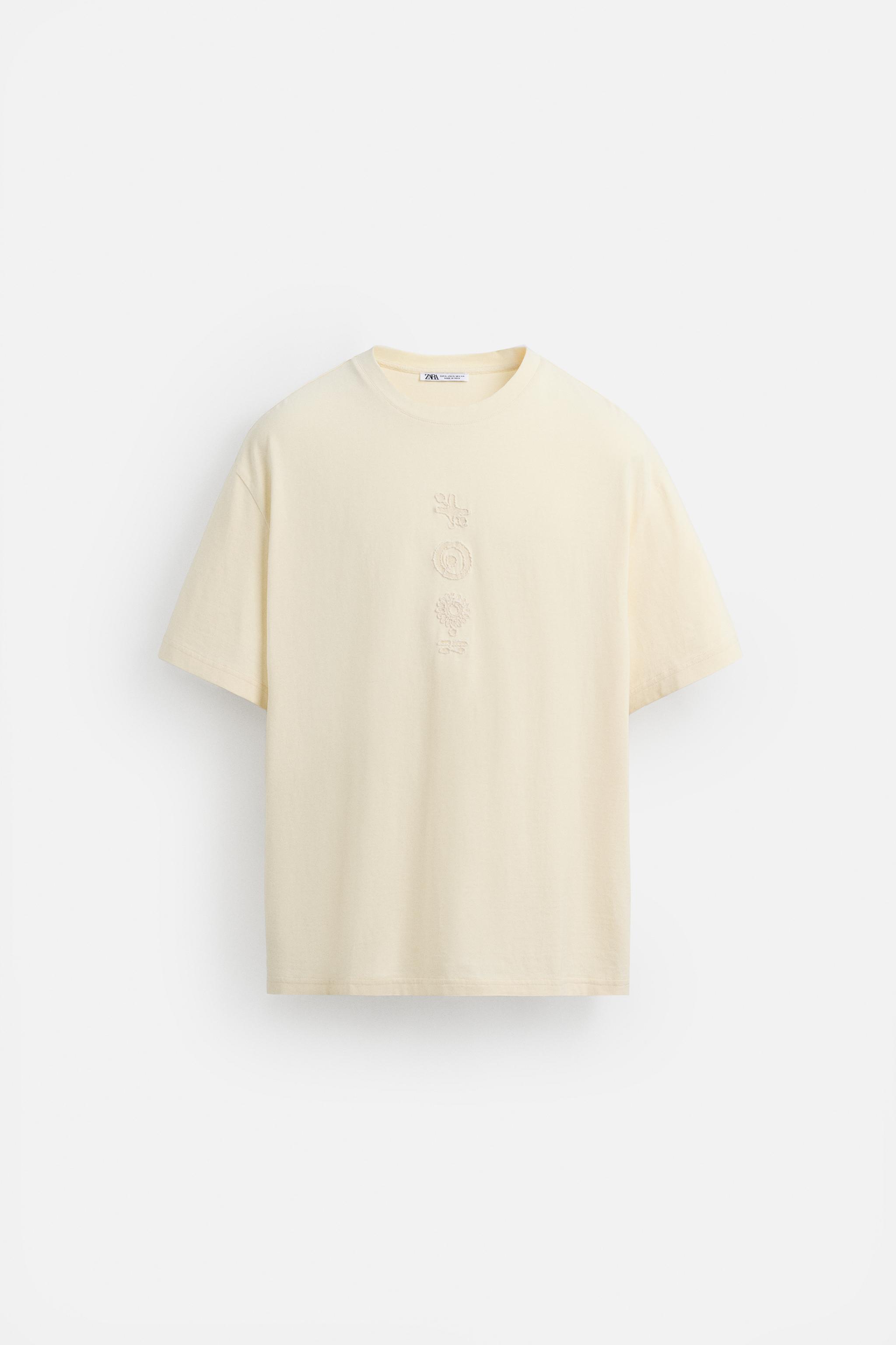 CONTRAST EMBROIDERY T-SHIRT