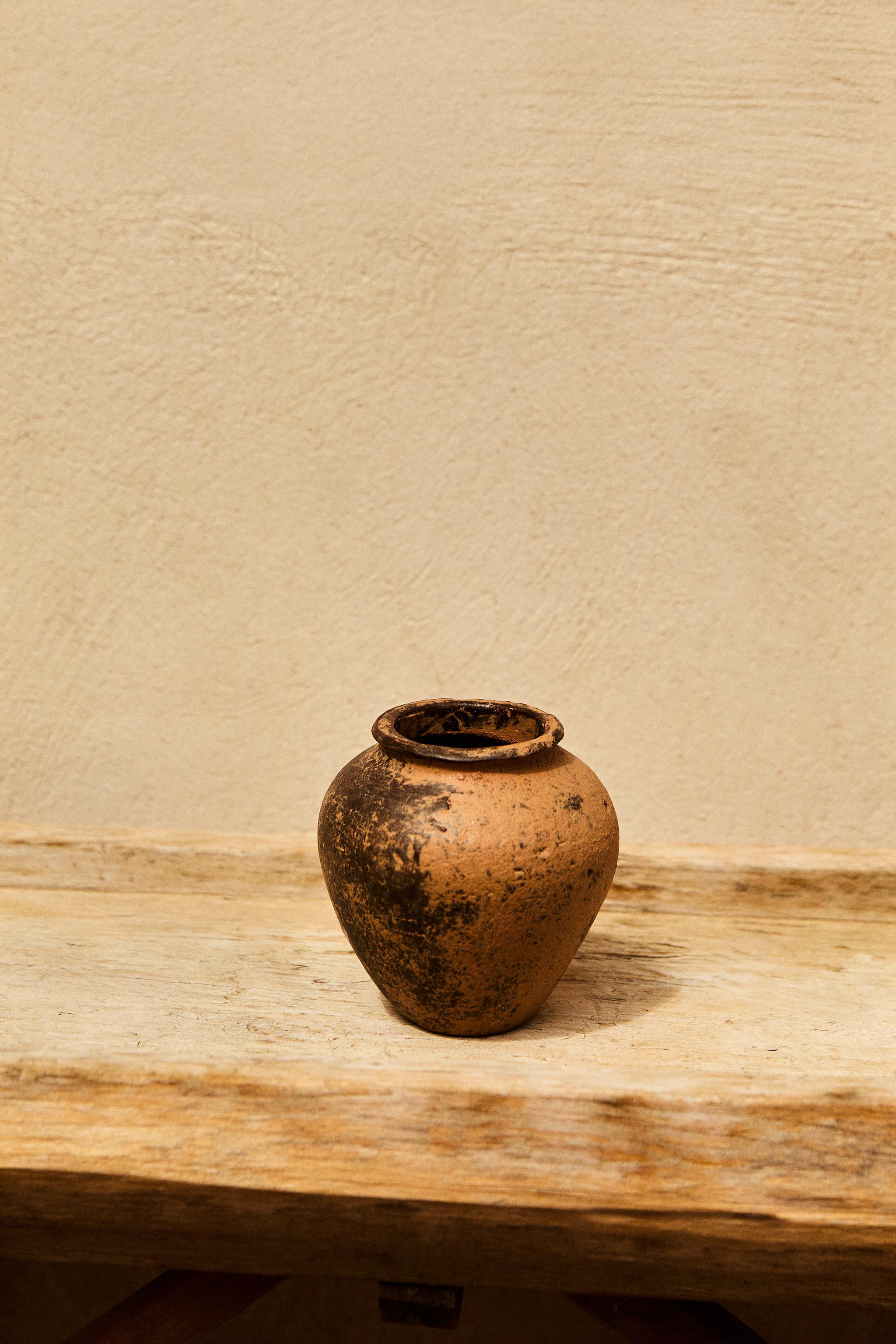 SMALL TERRACOTTA VASE