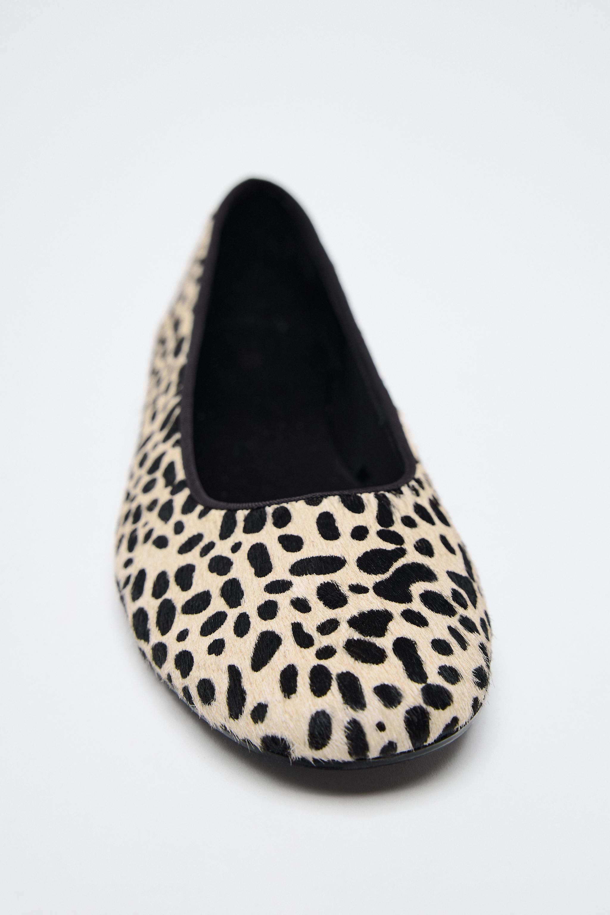 BALLERINES EN CUIR AVEC EFFET FOURRURE ET IMPRIMÉ ANIMALIER