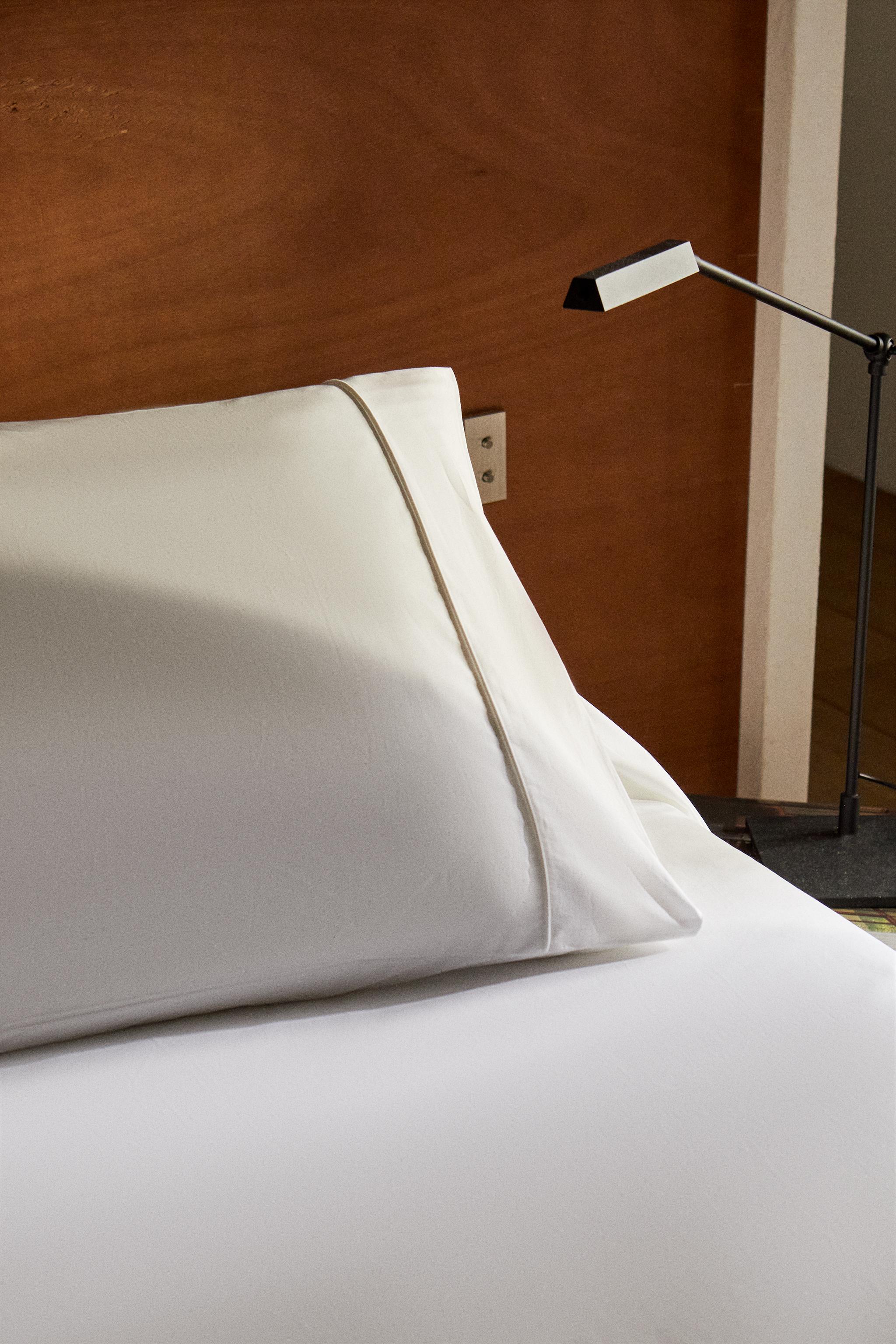 TAIE D’OREILLER PERCALE DE COTON ( FILS