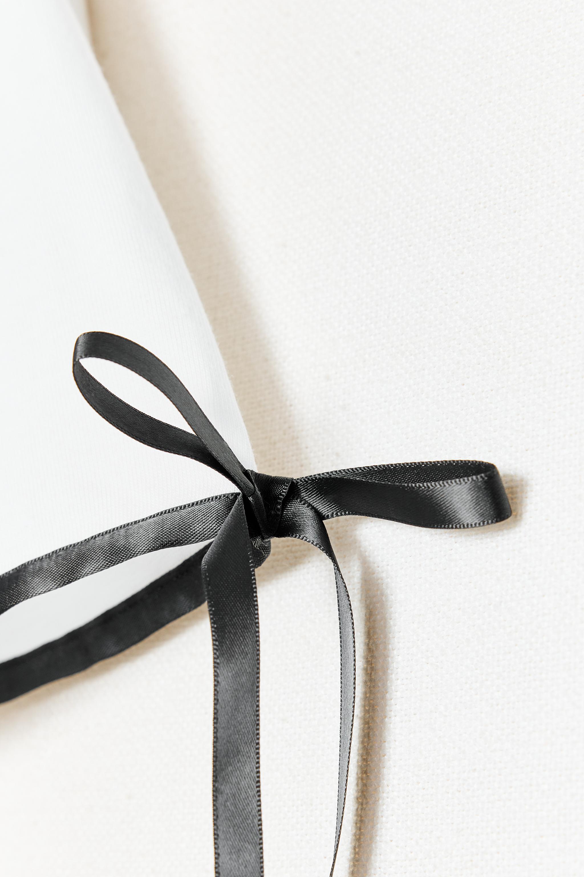 CONTRAST BOW T-SHIRT
