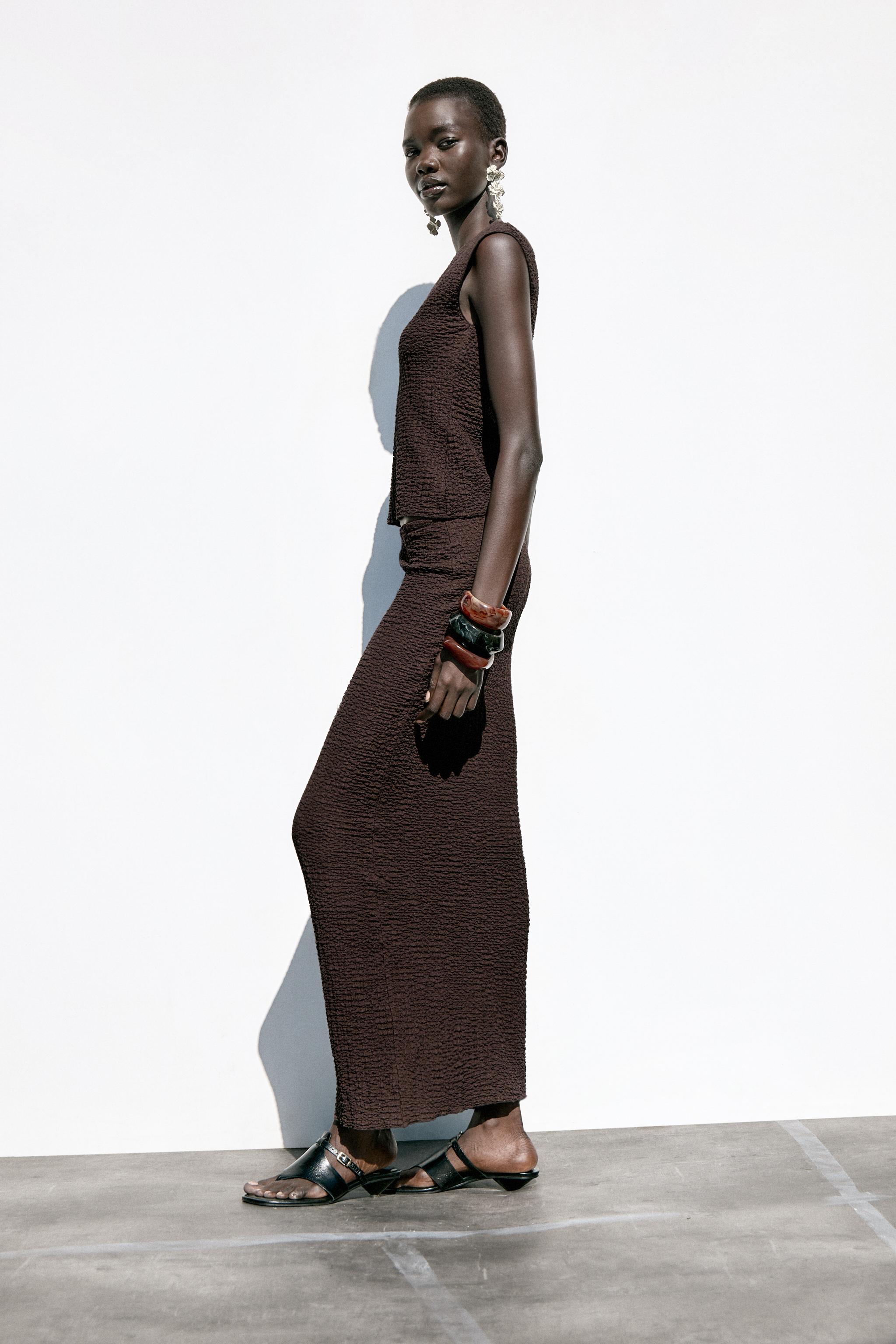 TEXTURED LONG SKIRT