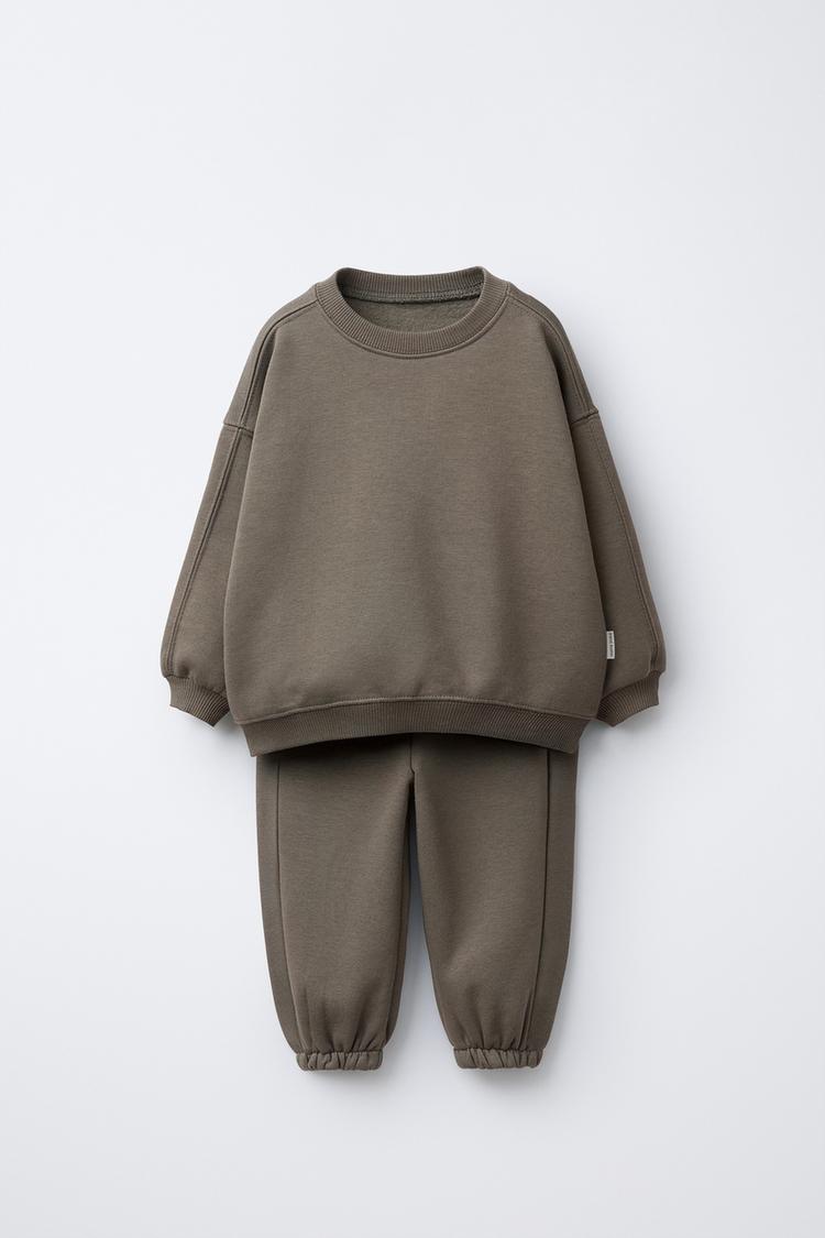 JOGGING SWEATSHIRT AND BASIC JOGGER PANTS SET WITH LABEL - Zara product image