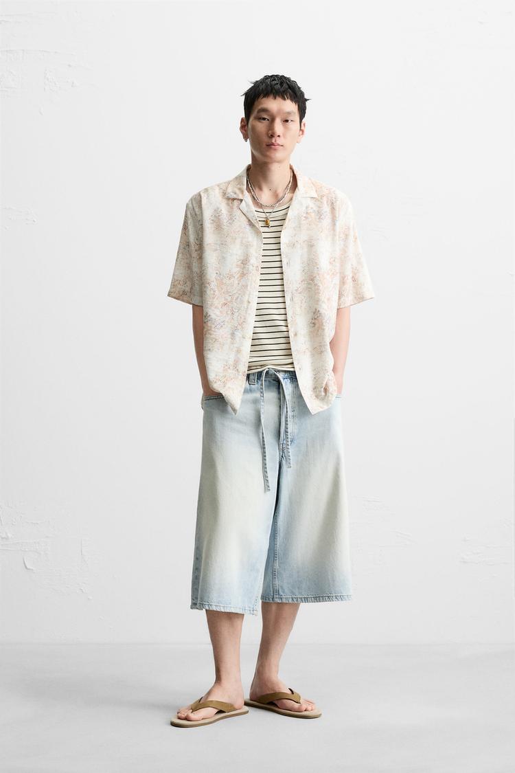 KOŠILE S ABSTRAKTNÍM VZOREM