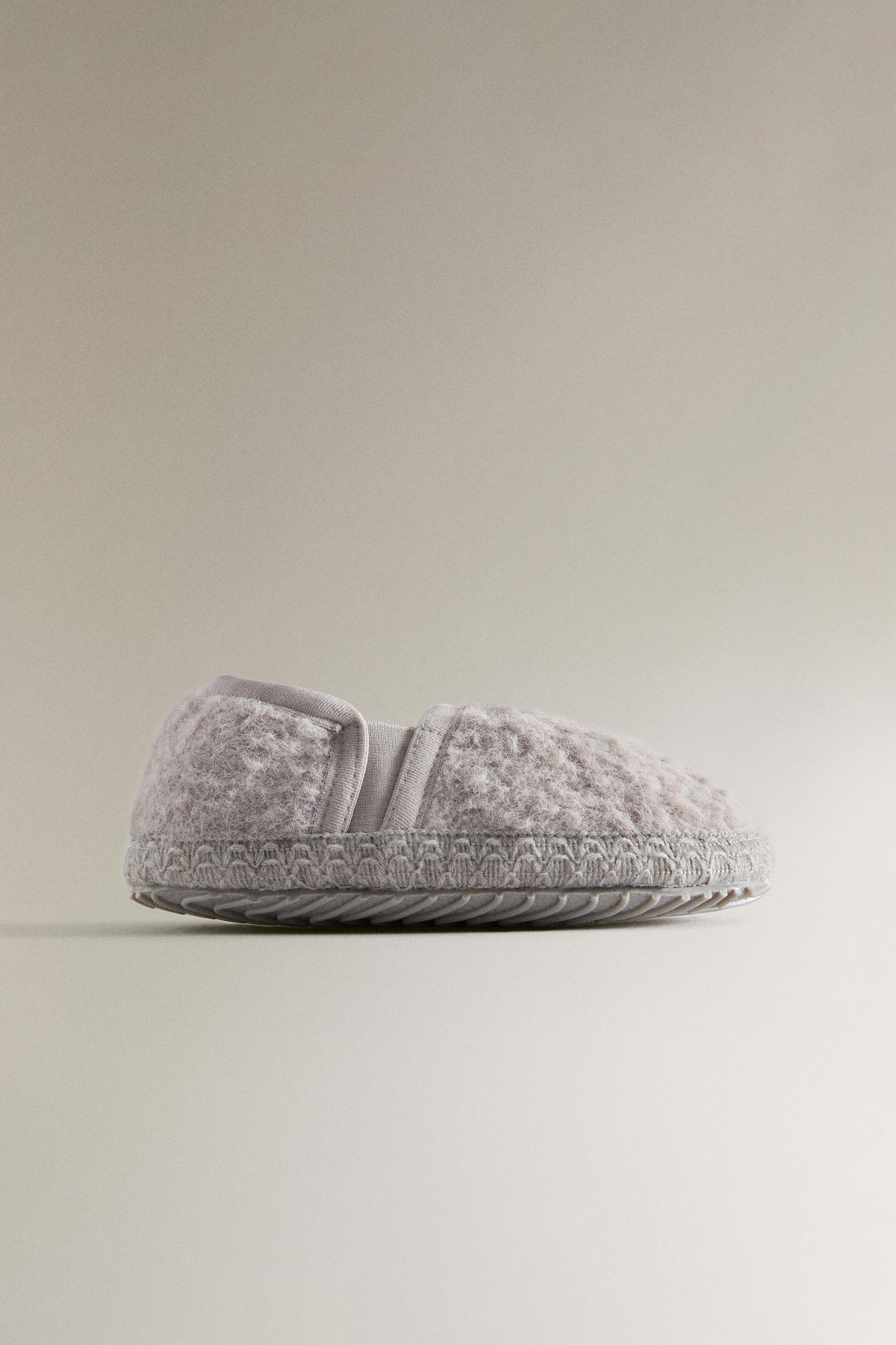 COZY SLIPPERS