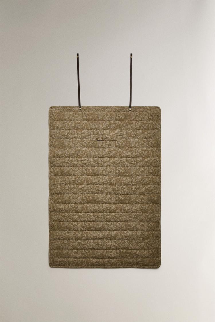 MORRIS & CO. ROLL-UP PET FLOOR BLANKET - Zara product image
