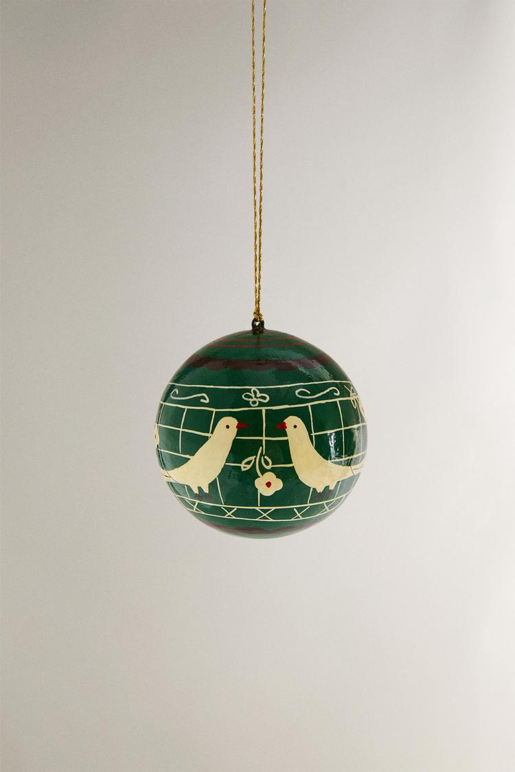 CHRISTMAS TREE BALL ORNAMENT WITH HENS AND FLOWERS